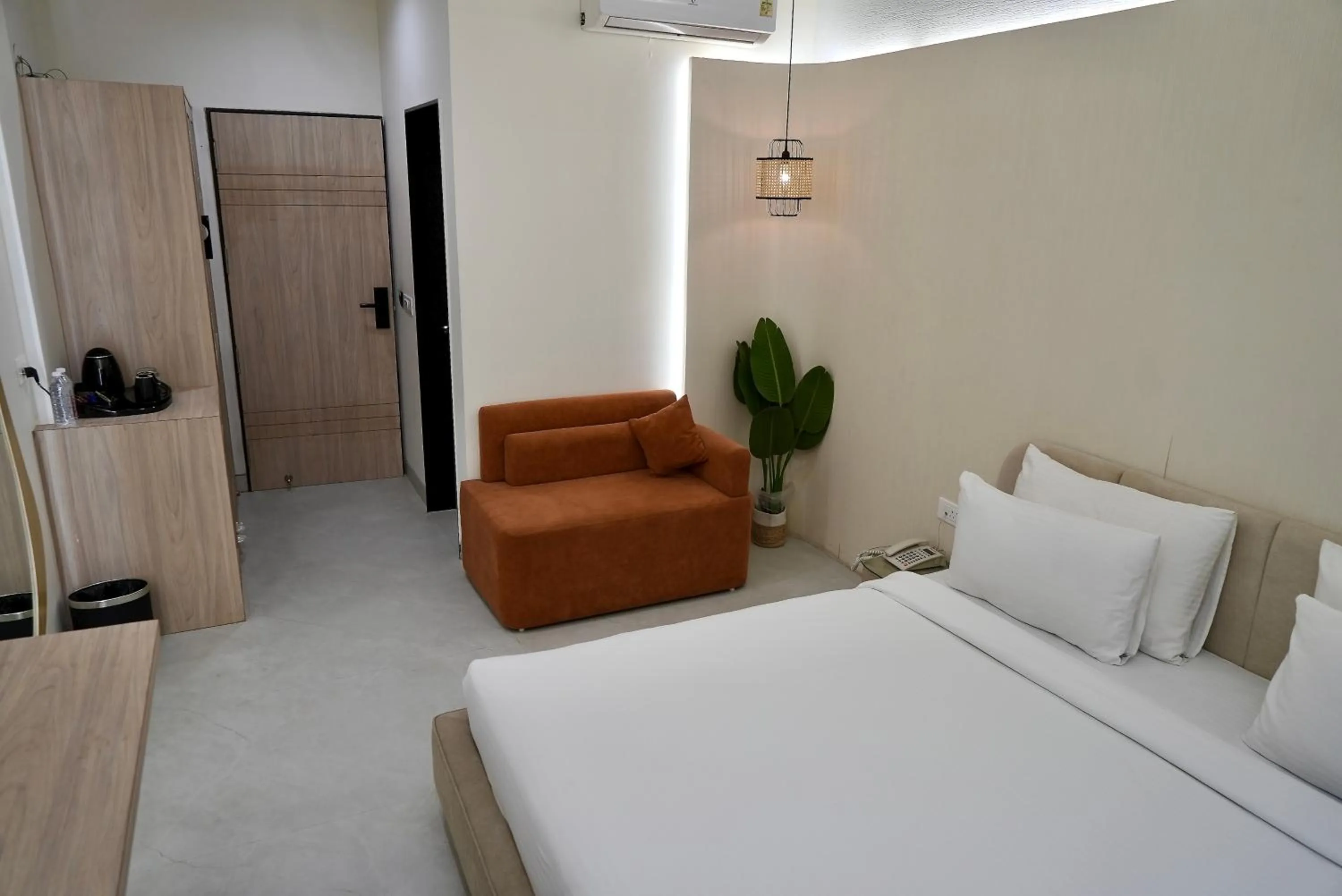 Bedroom, Bed in Hotel Elinor By Dazzling Hotels & Resorts