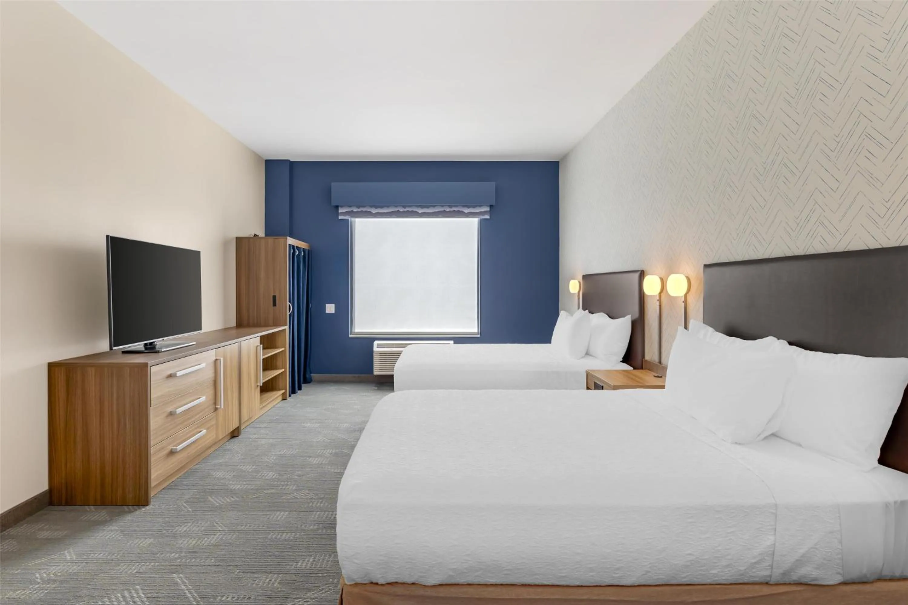 Bed in Home2 Suites By Hilton Bozeman Four Corners