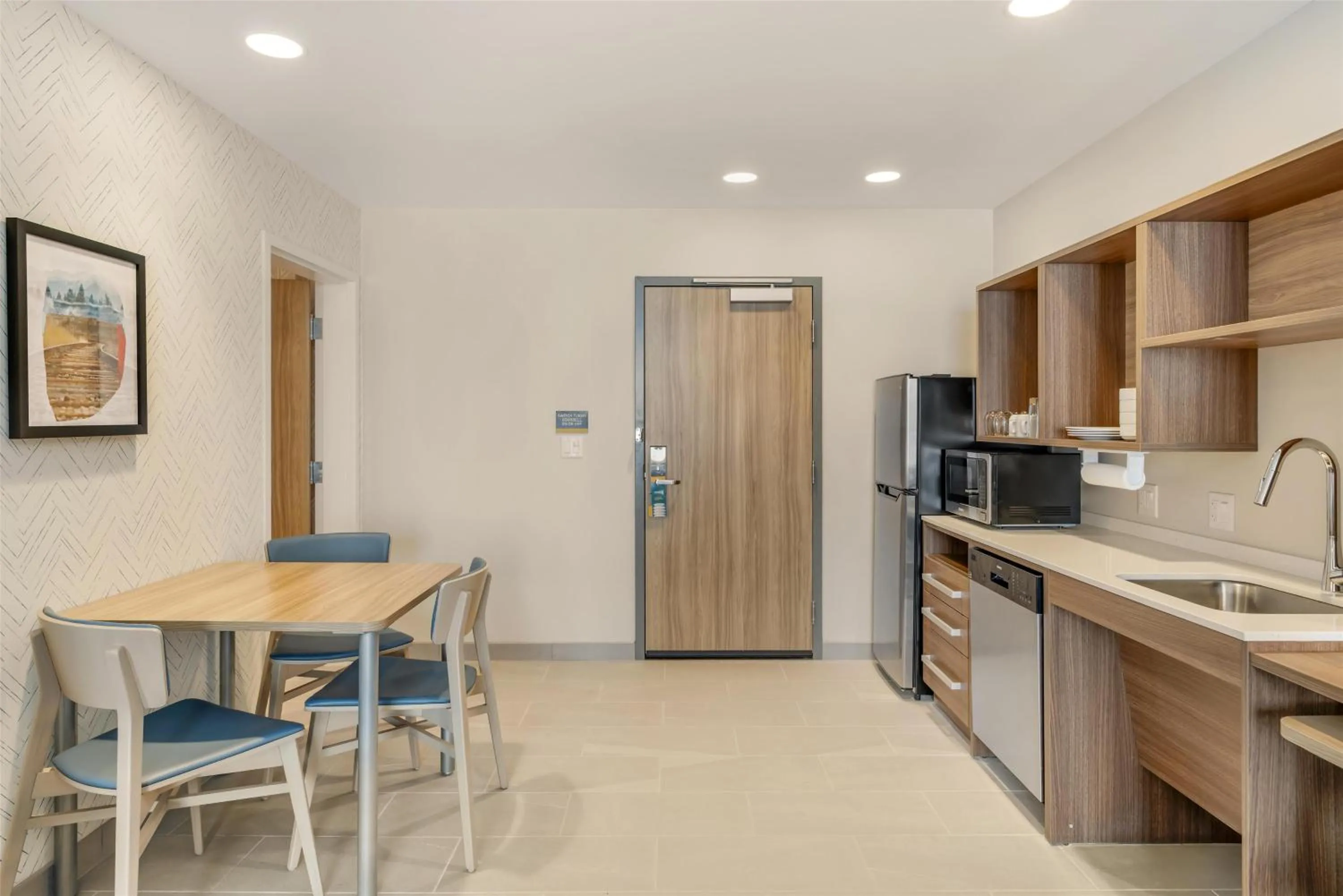 Kitchen or kitchenette in Home2 Suites By Hilton Bozeman Four Corners