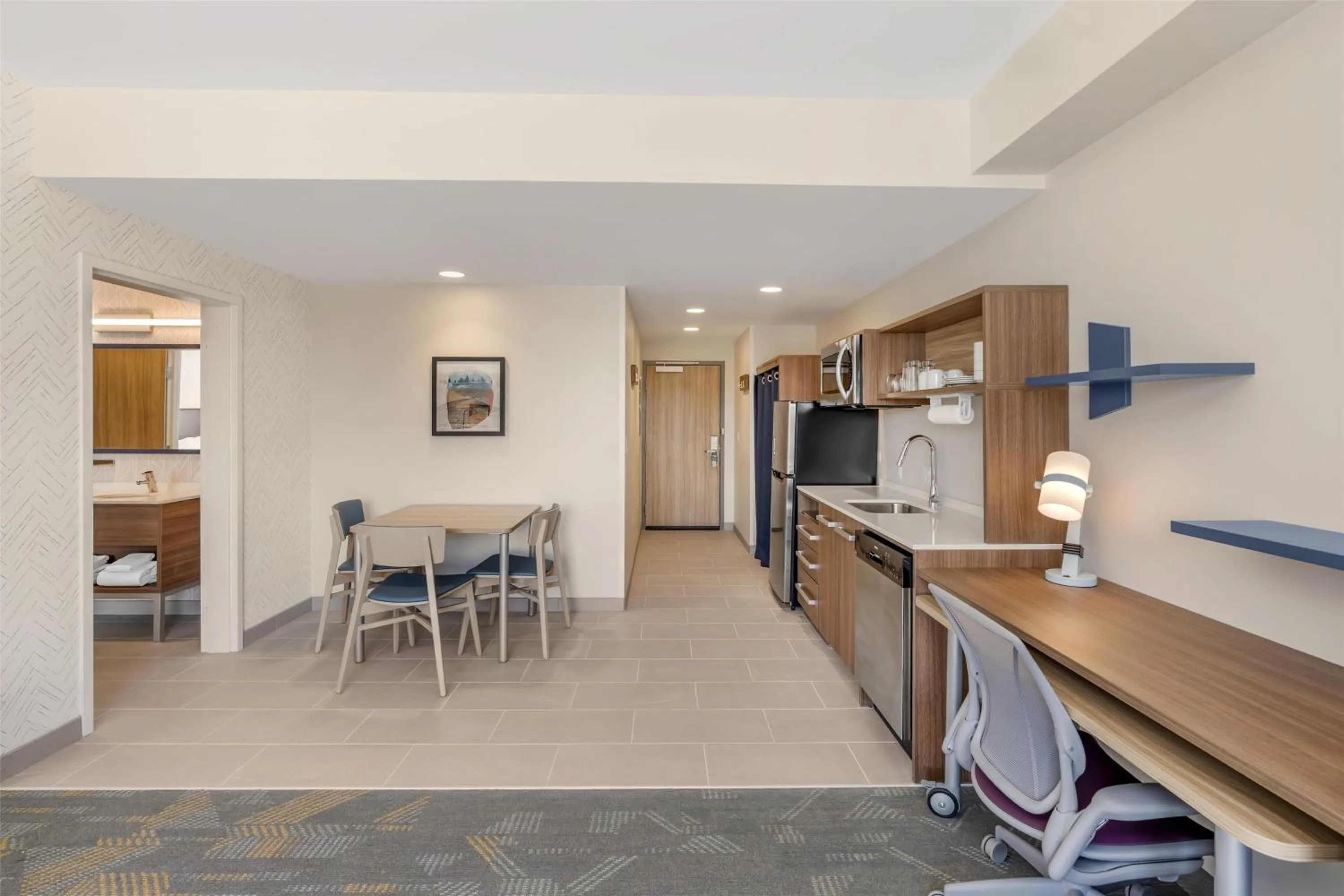 Kitchen or kitchenette in Home2 Suites By Hilton Bozeman Four Corners