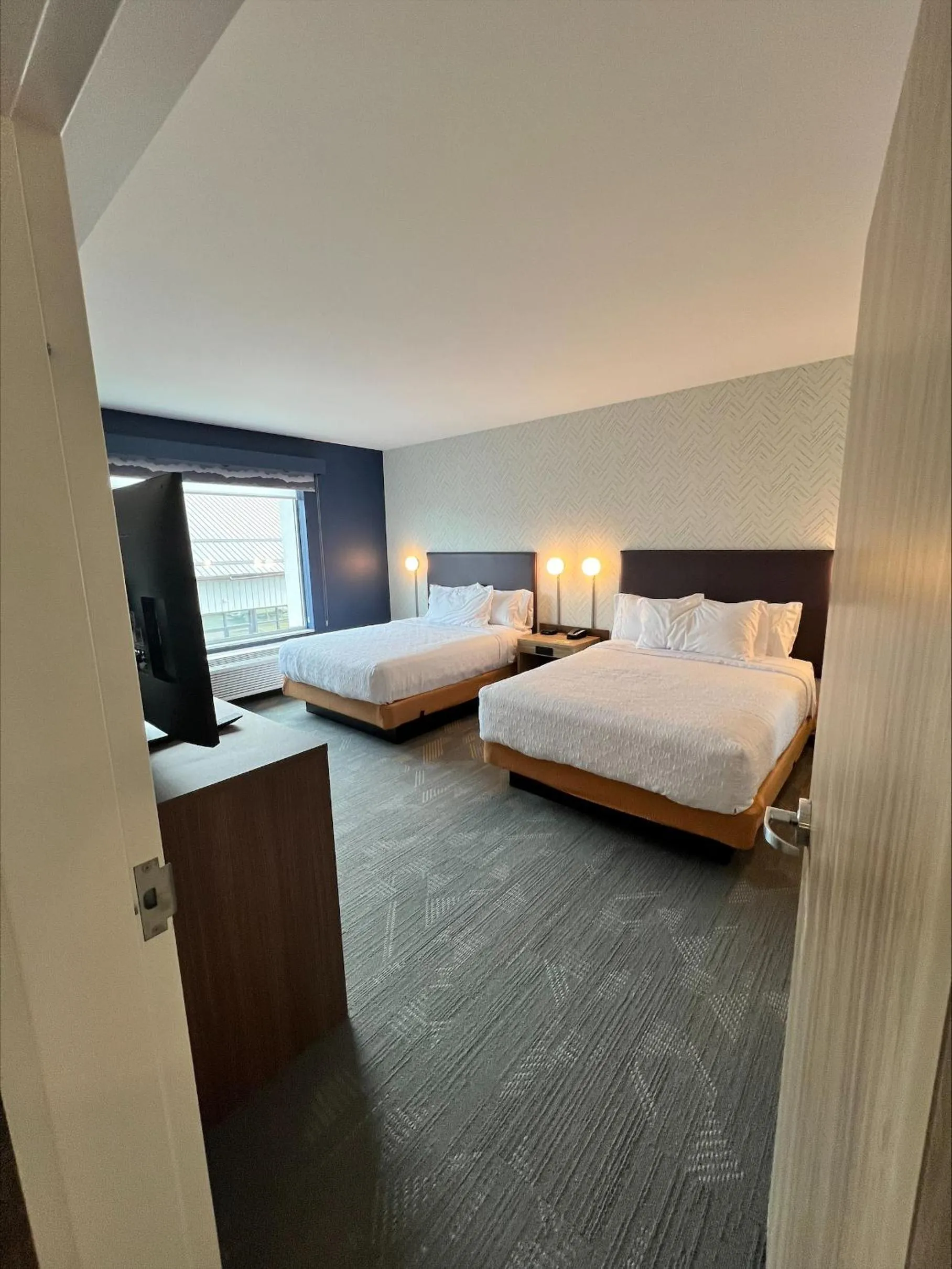 Bed in Home2 Suites By Hilton Bozeman Four Corners