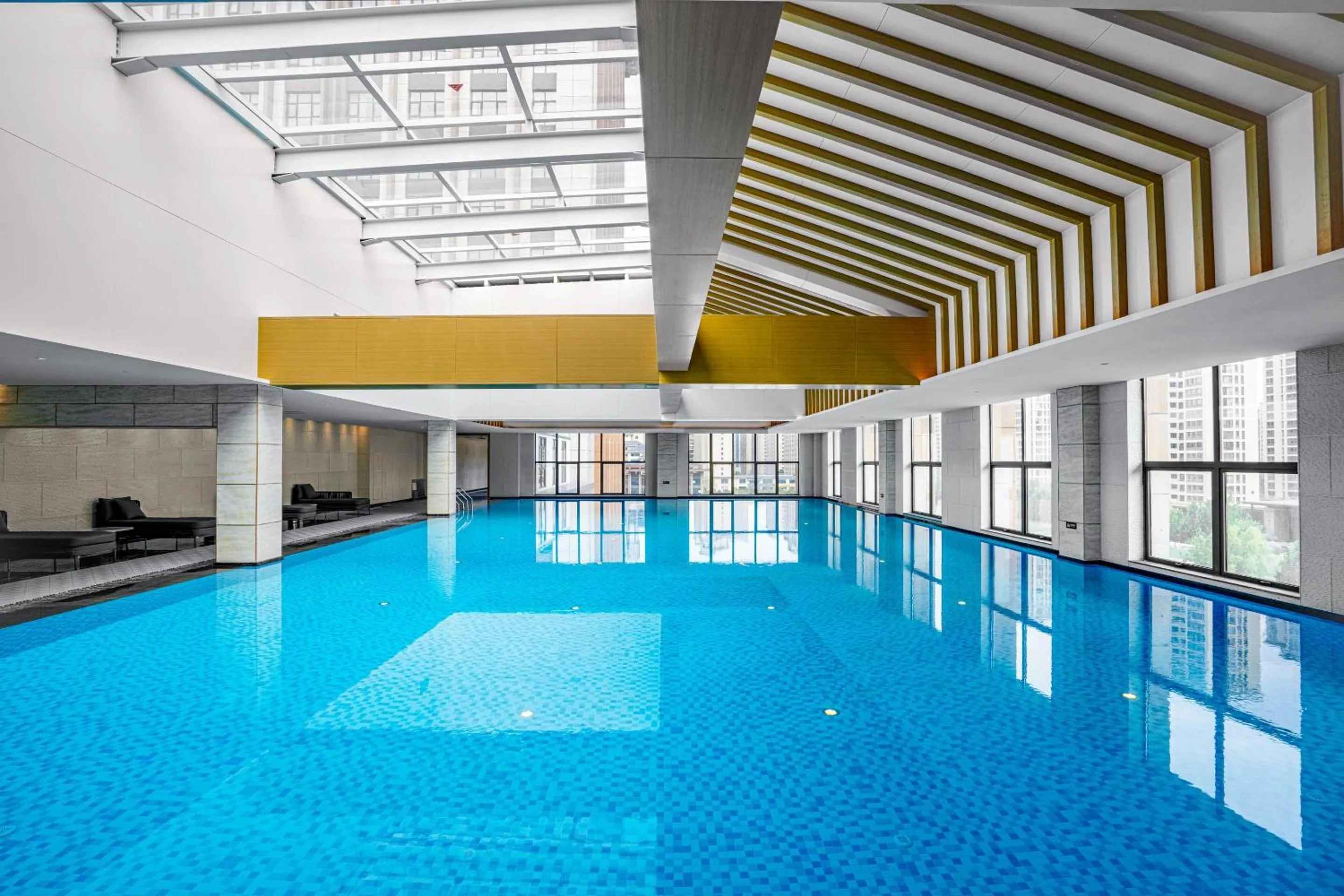 Swimming pool in Doubletree By Hilton Kaifeng