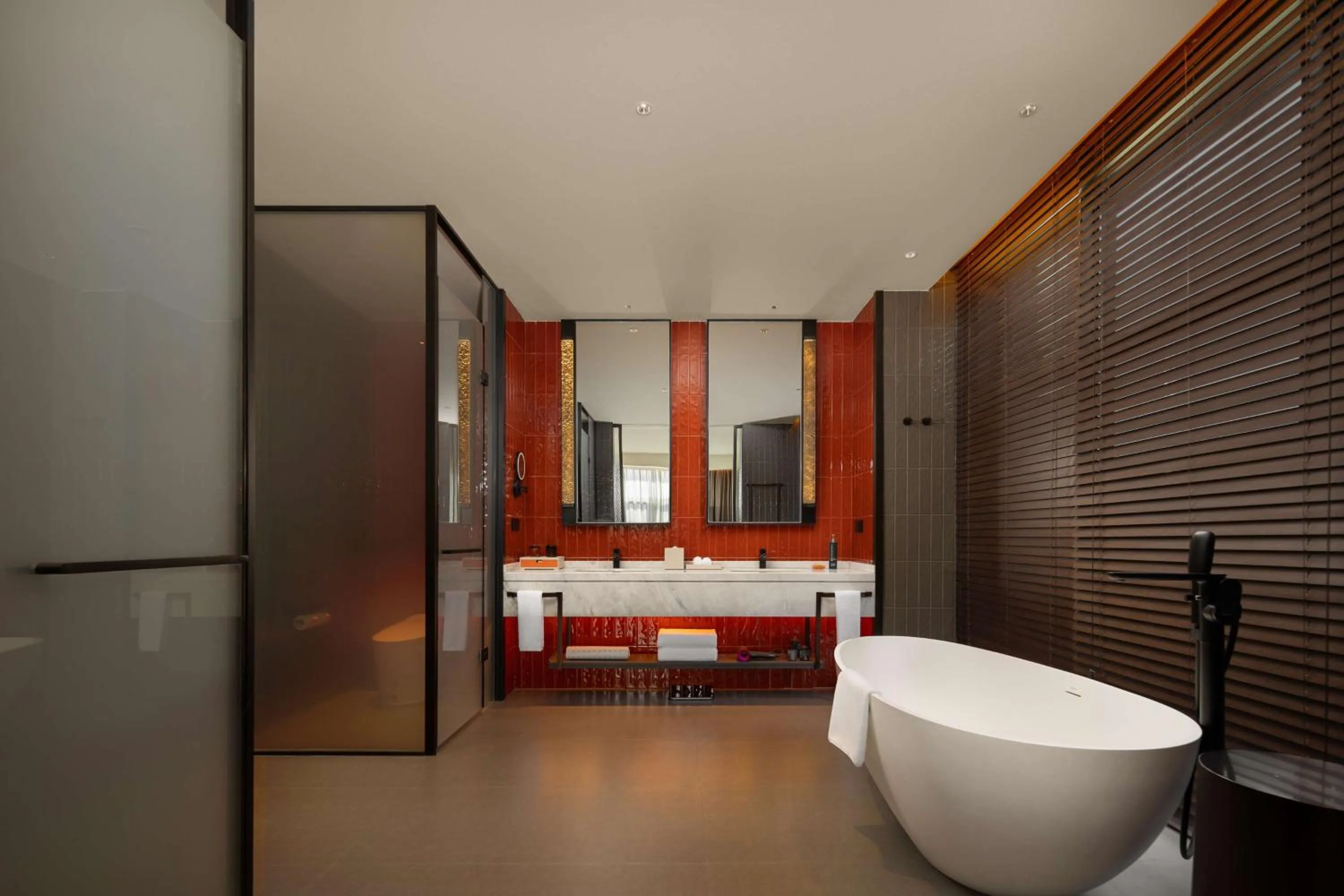 Toilet in Doubletree By Hilton Kaifeng