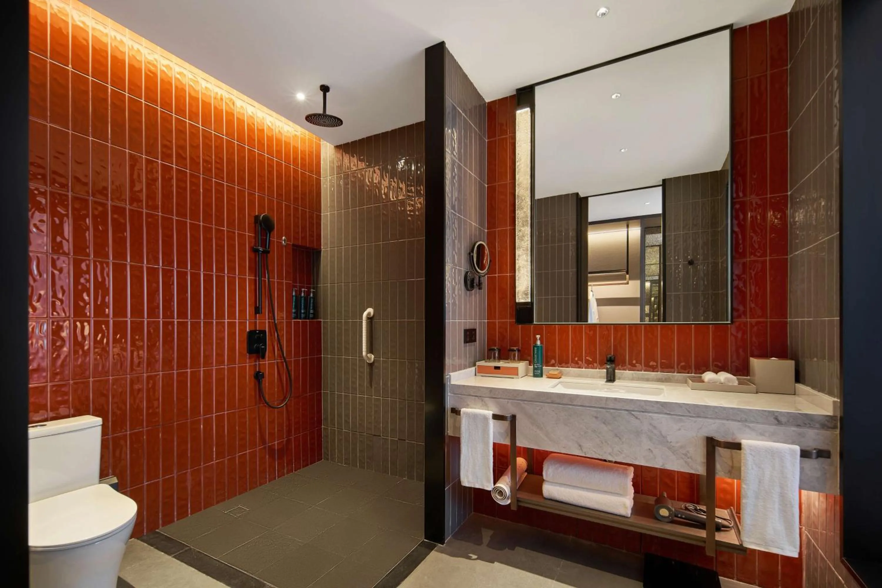 Bathroom in Doubletree By Hilton Kaifeng