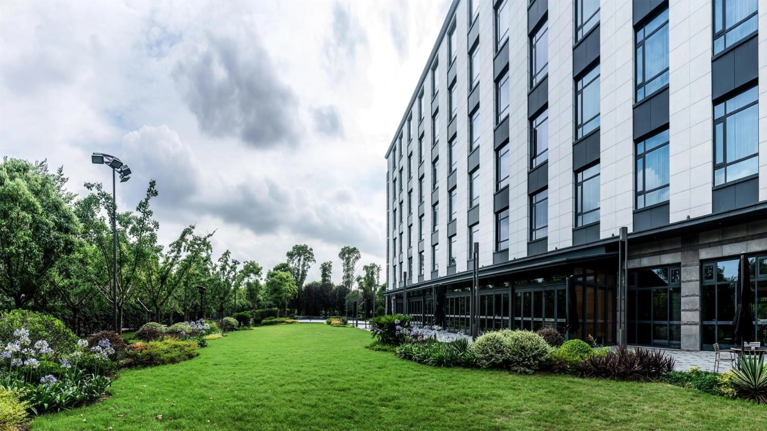 Garden in Doubletree By Hilton Shanghai Hongqiao