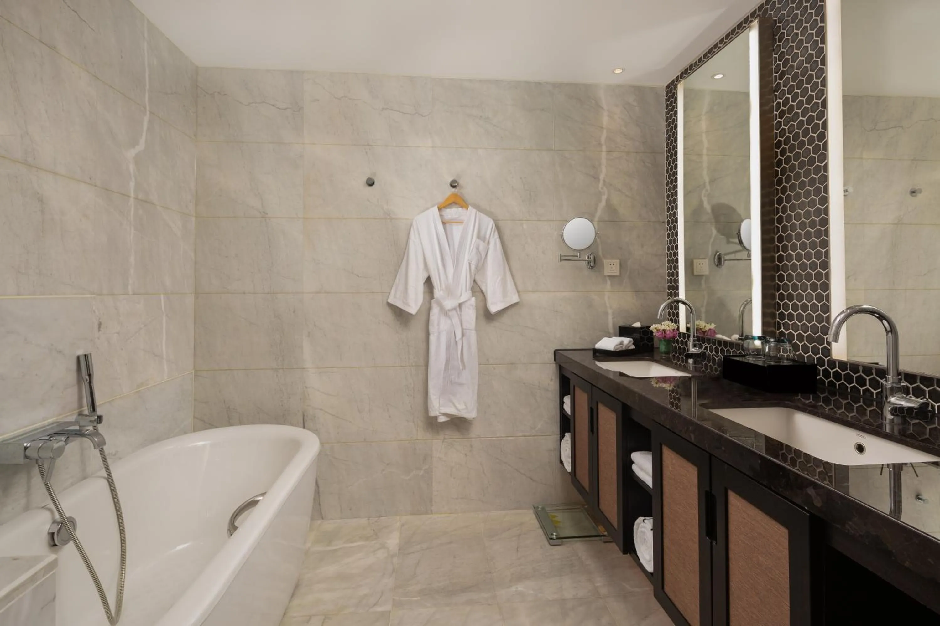 Toilet in Doubletree By Hilton Shanghai Hongqiao