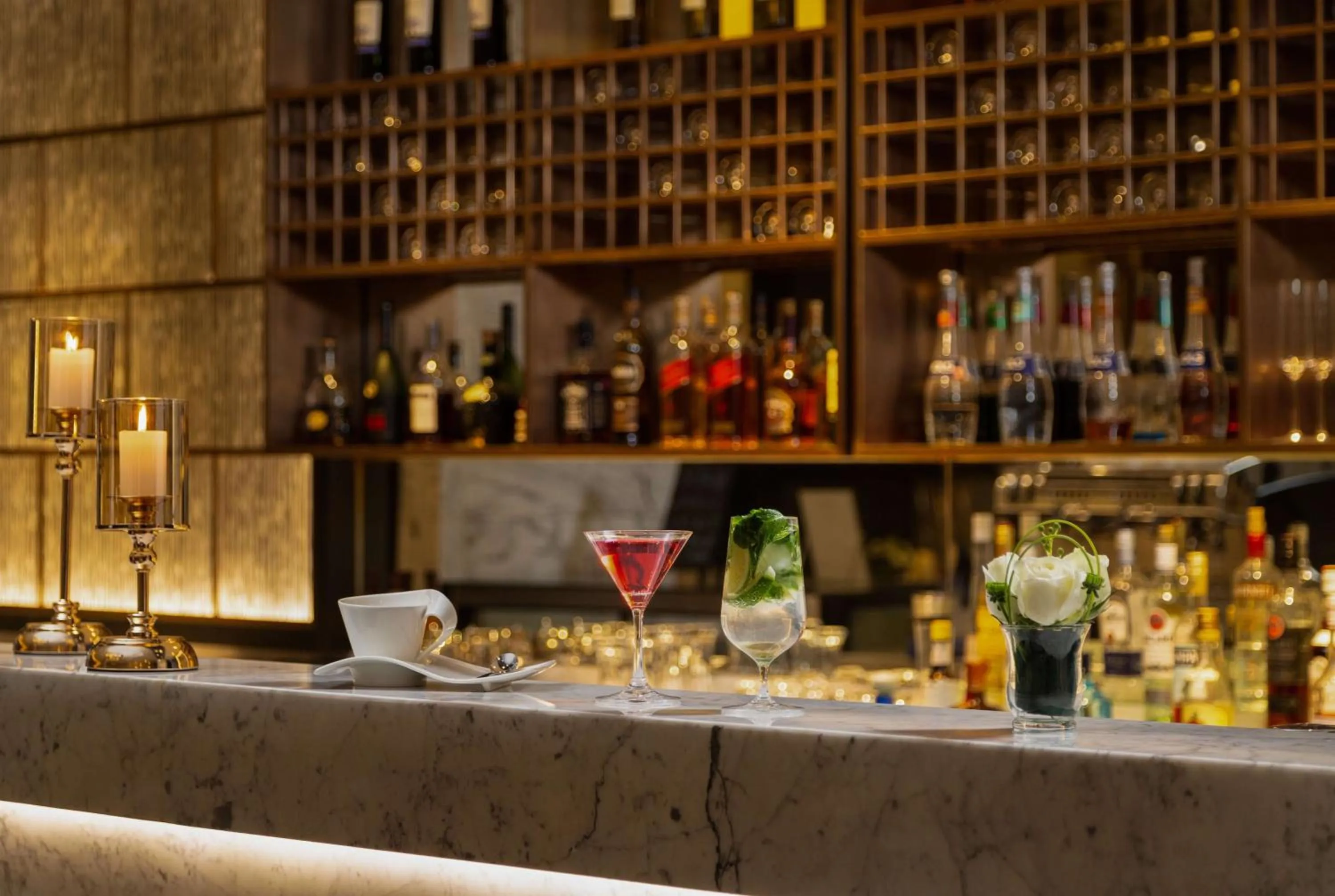 Lounge or bar in Doubletree By Hilton Shanghai Hongqiao