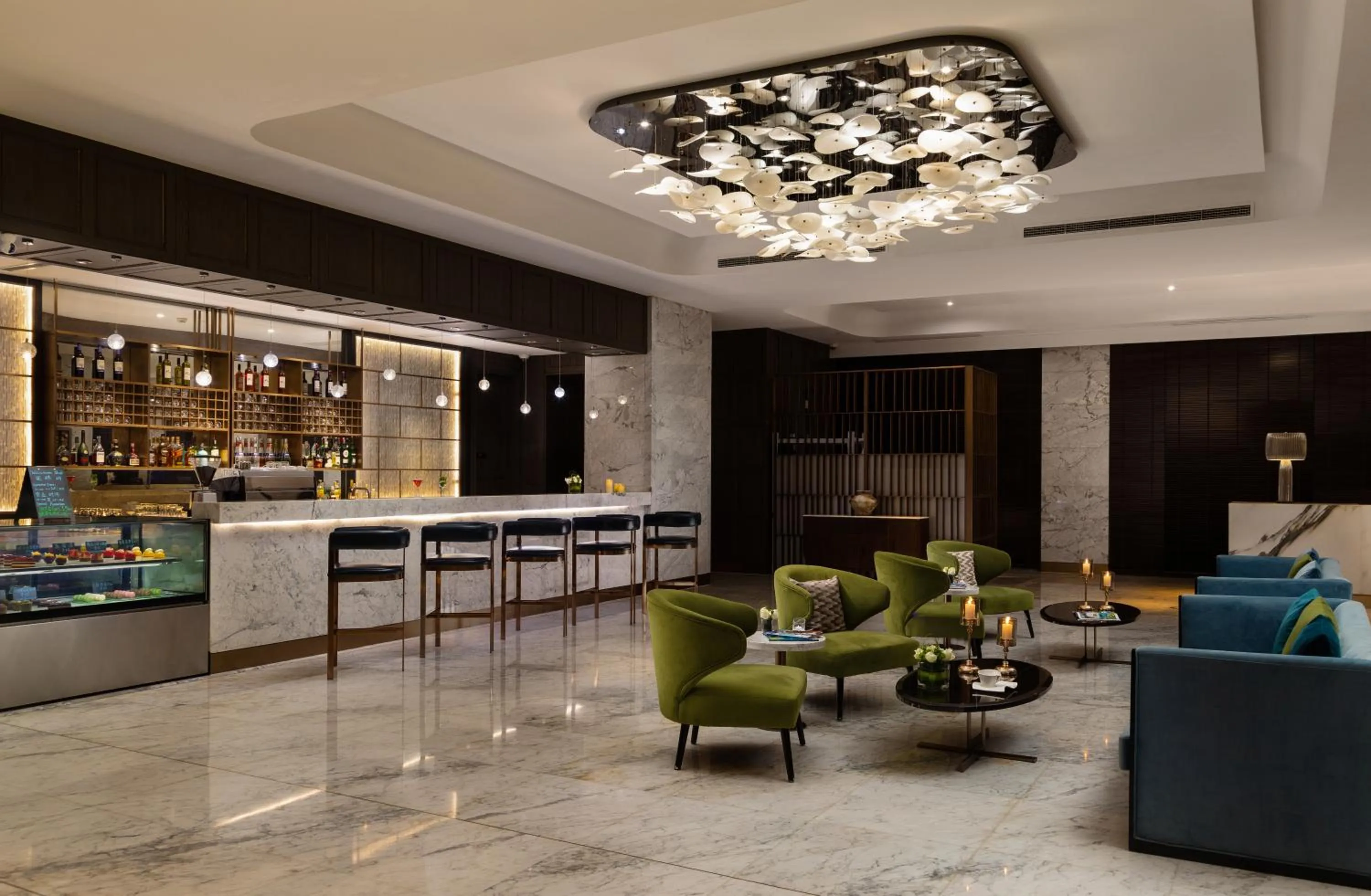 Lobby or reception in Doubletree By Hilton Shanghai Hongqiao