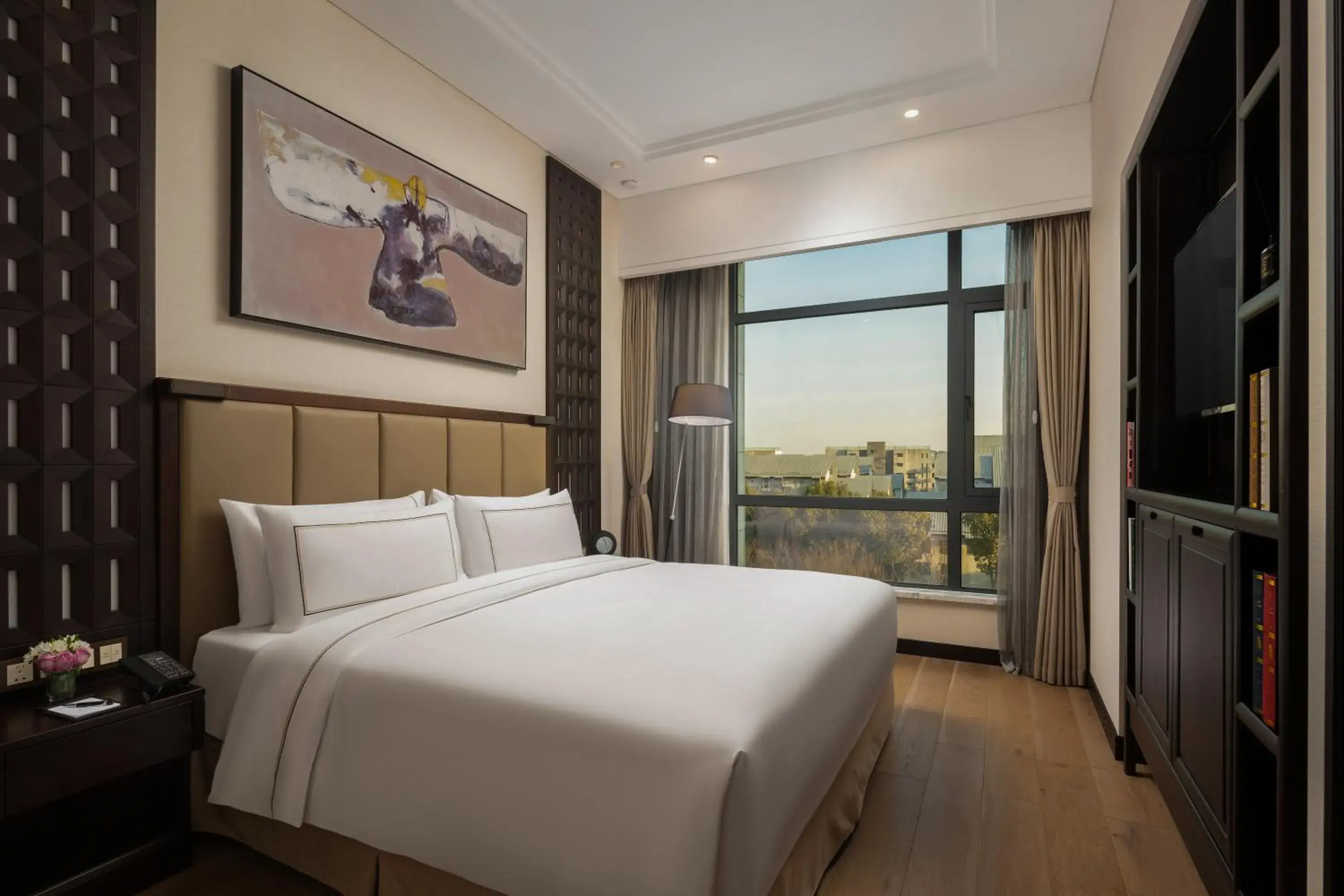 Deluxe King Suite with Garden View in Doubletree By Hilton Shanghai Hongqiao Deluxe King Suite with Garden View in Doubletree By Hilton Shanghai Hongqiao