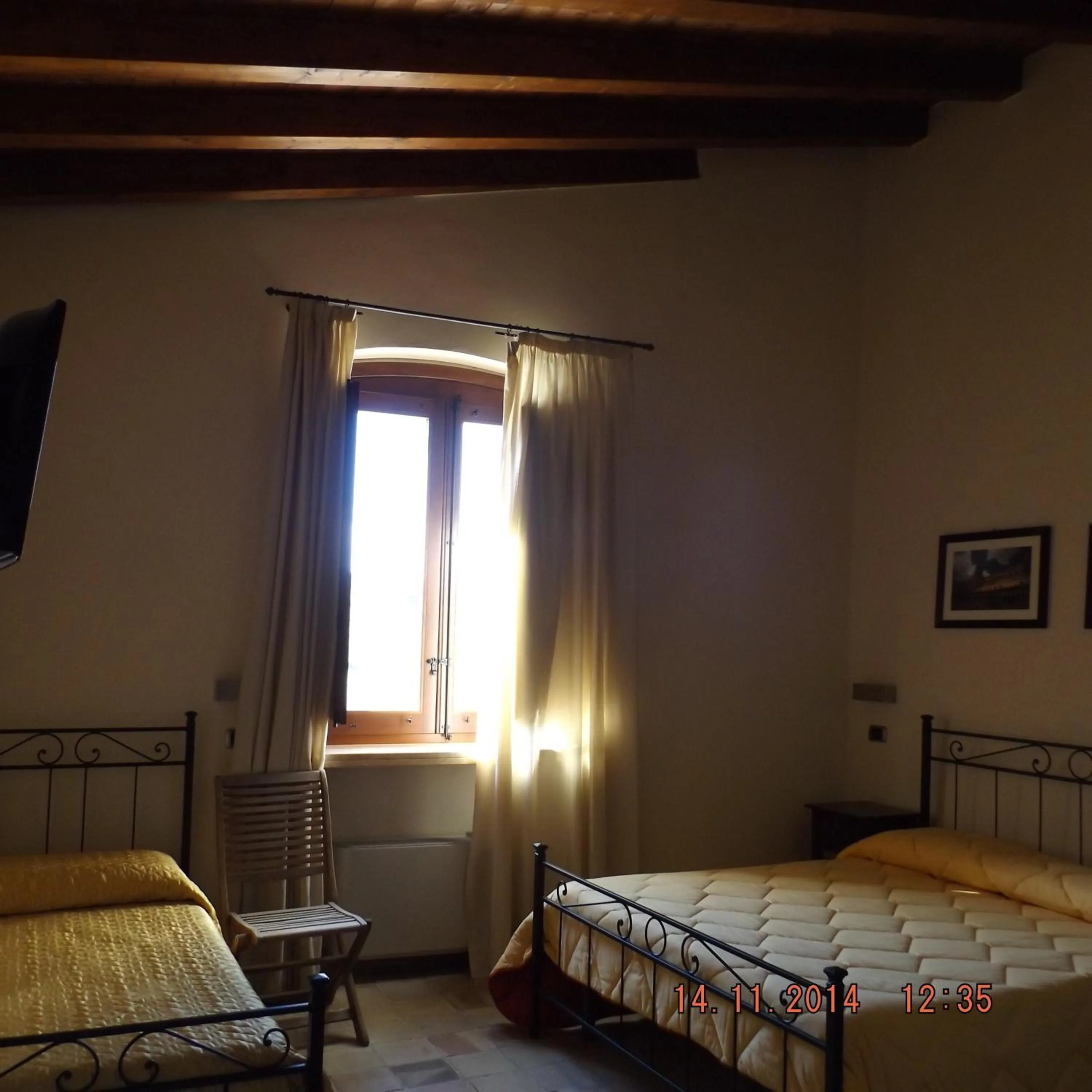 Photo of the whole room, Bed in Corte dei Monaci