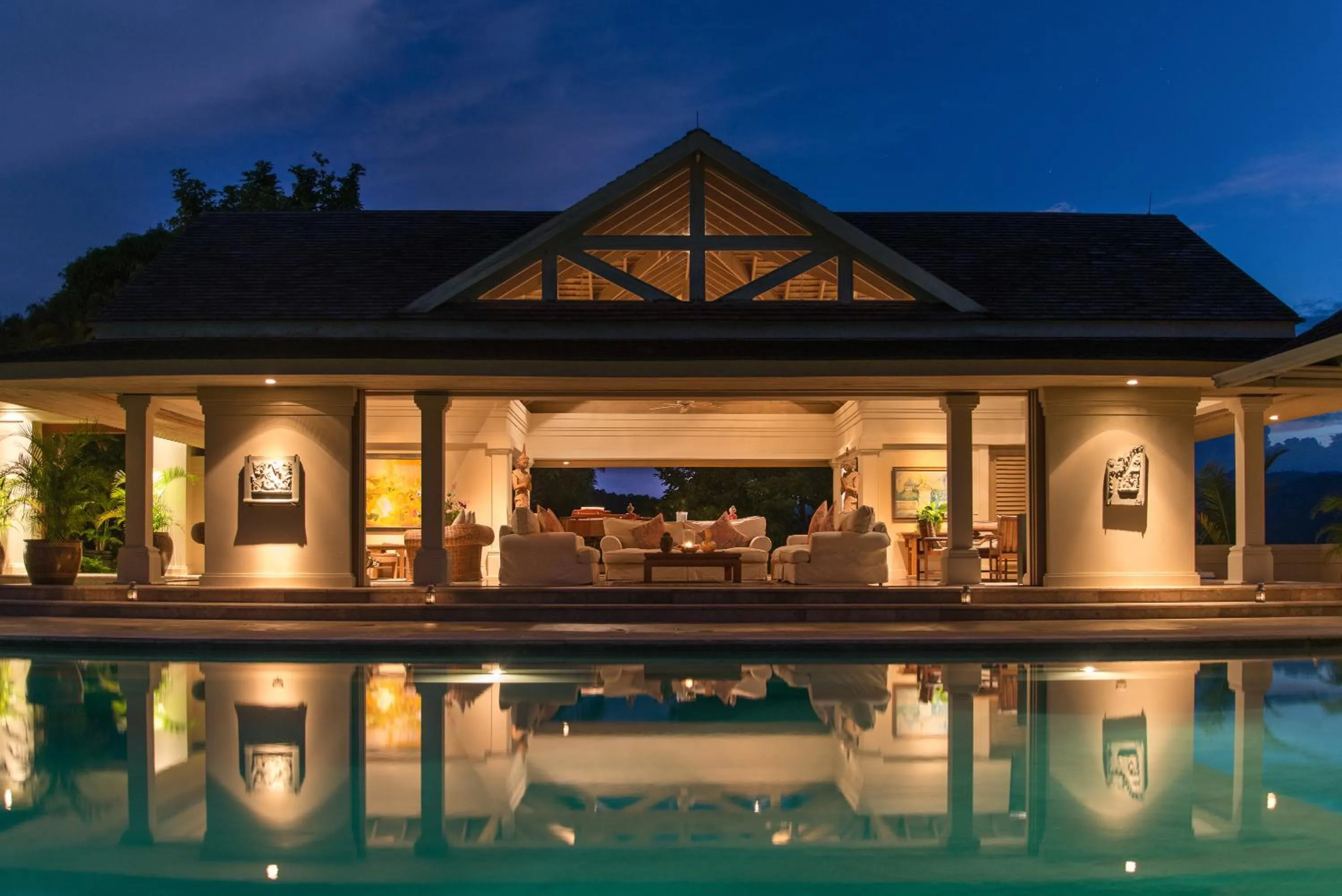 Living room in Silent Waters Villa