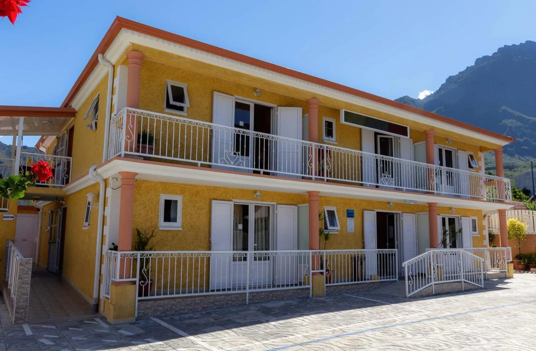 Property building in Otroiza Hotel