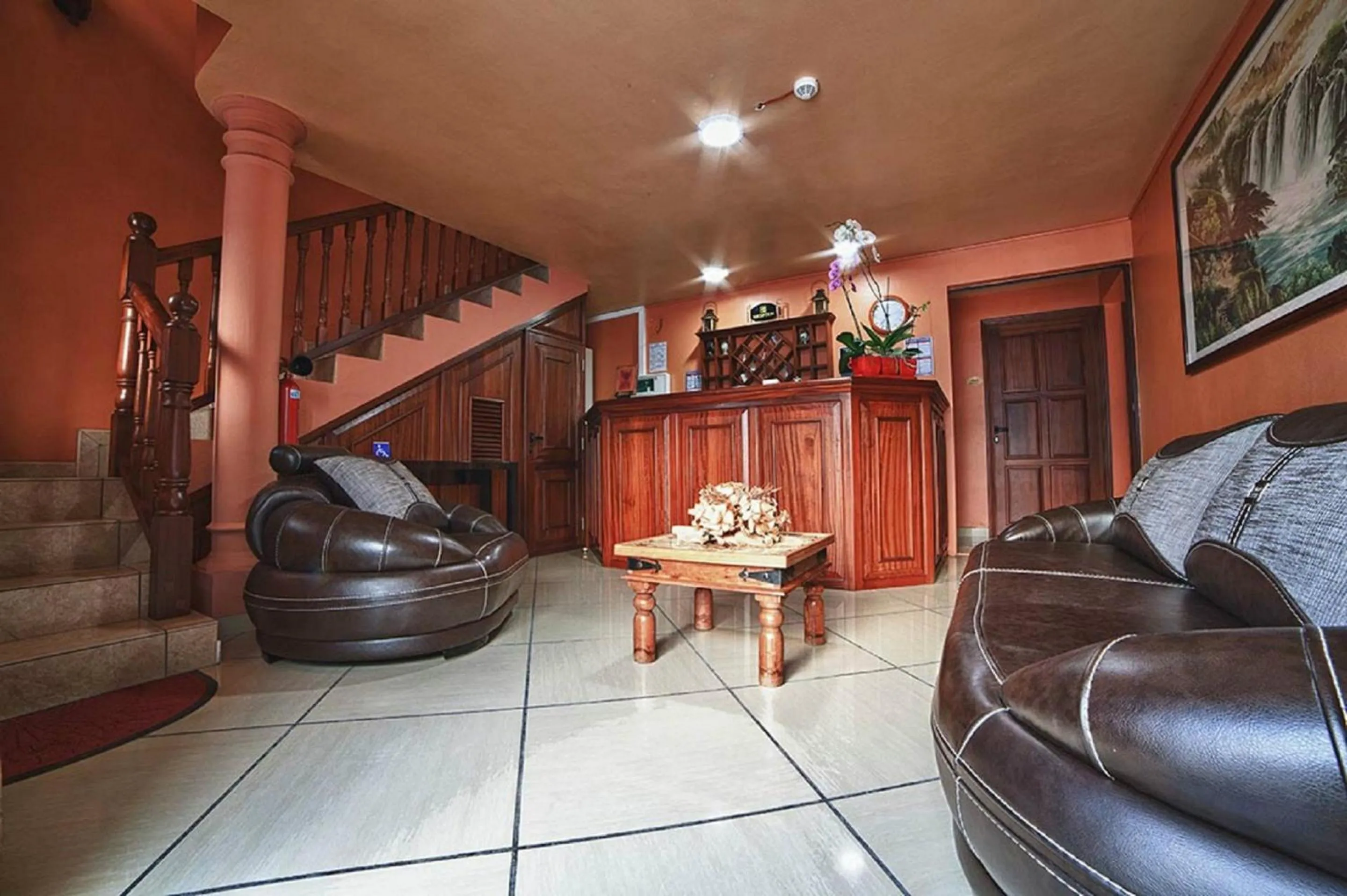 Lobby or reception in Otroiza Hotel