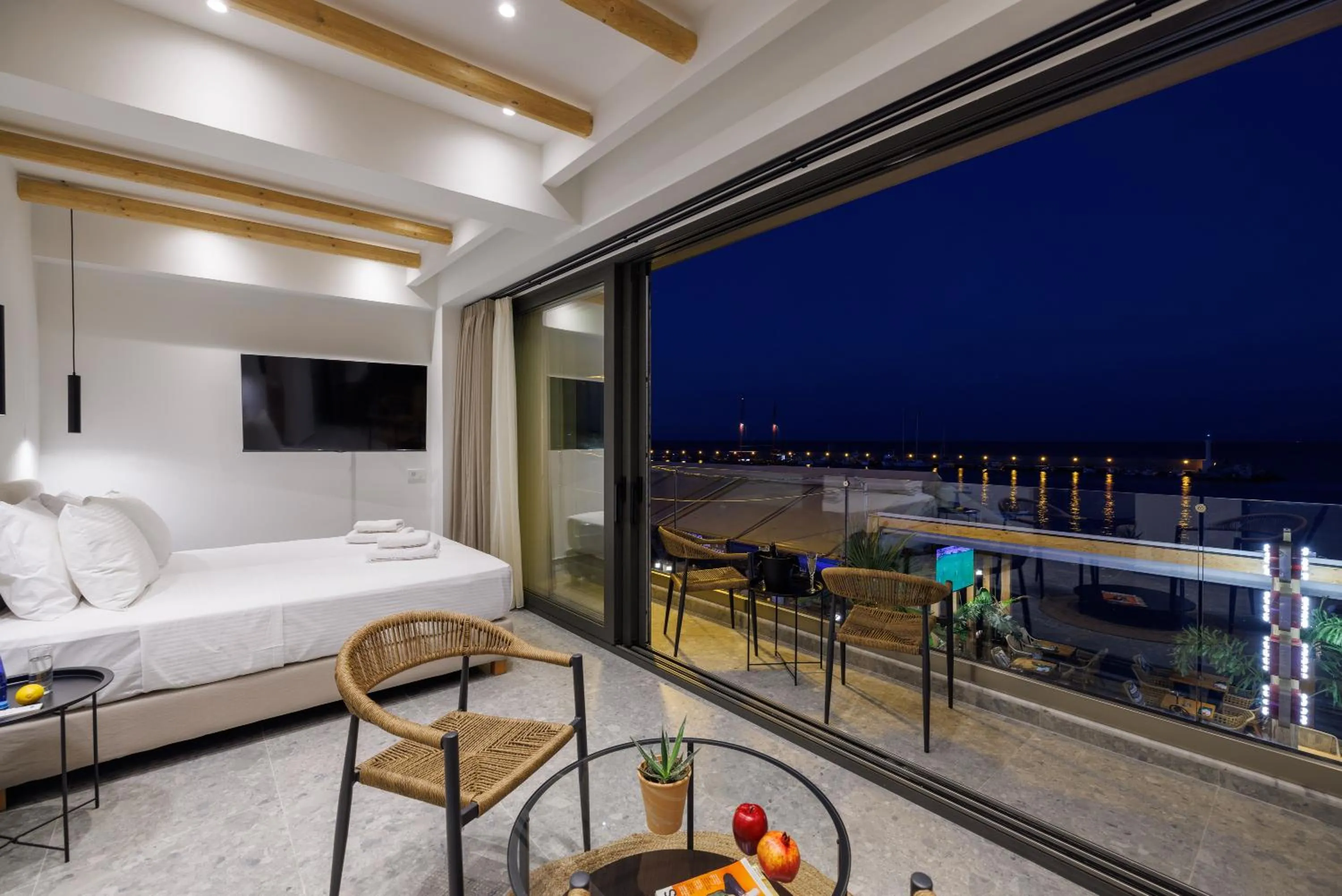 View (from property/room), Bed in Soho SeaFront Suites