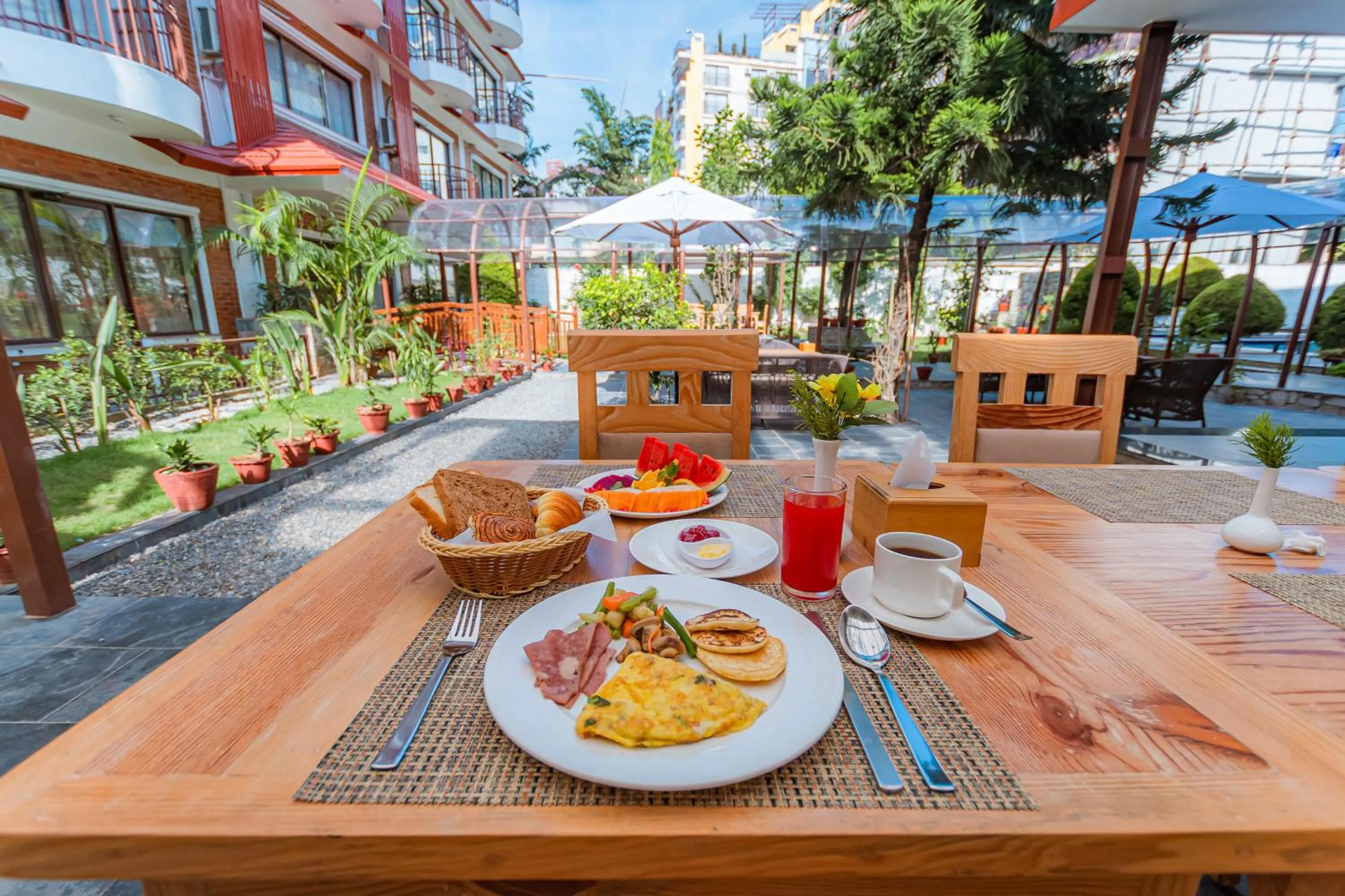Restaurant/places to eat in Temple Himalaya Hotel & Spa