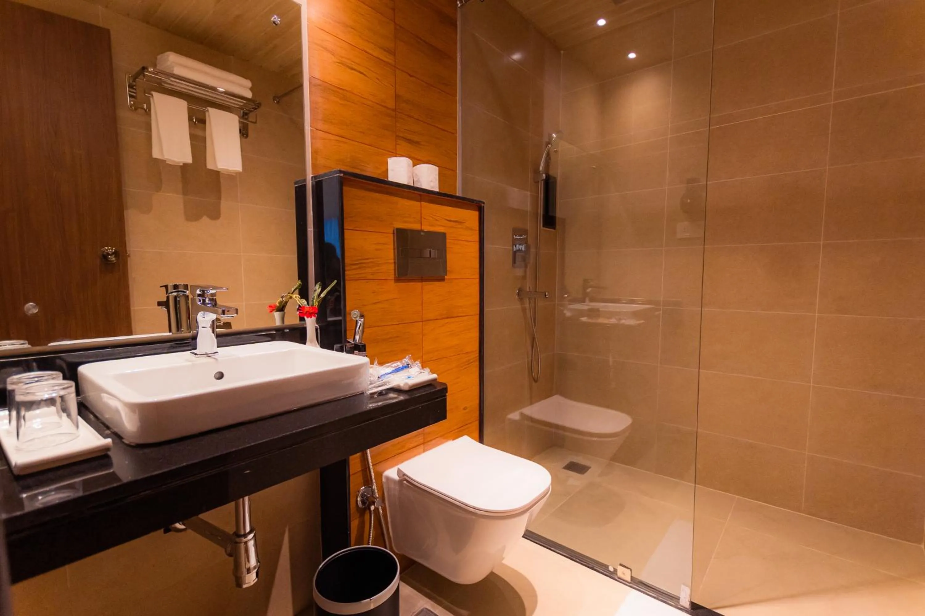 Shower in Temple Himalaya Hotel & Spa
