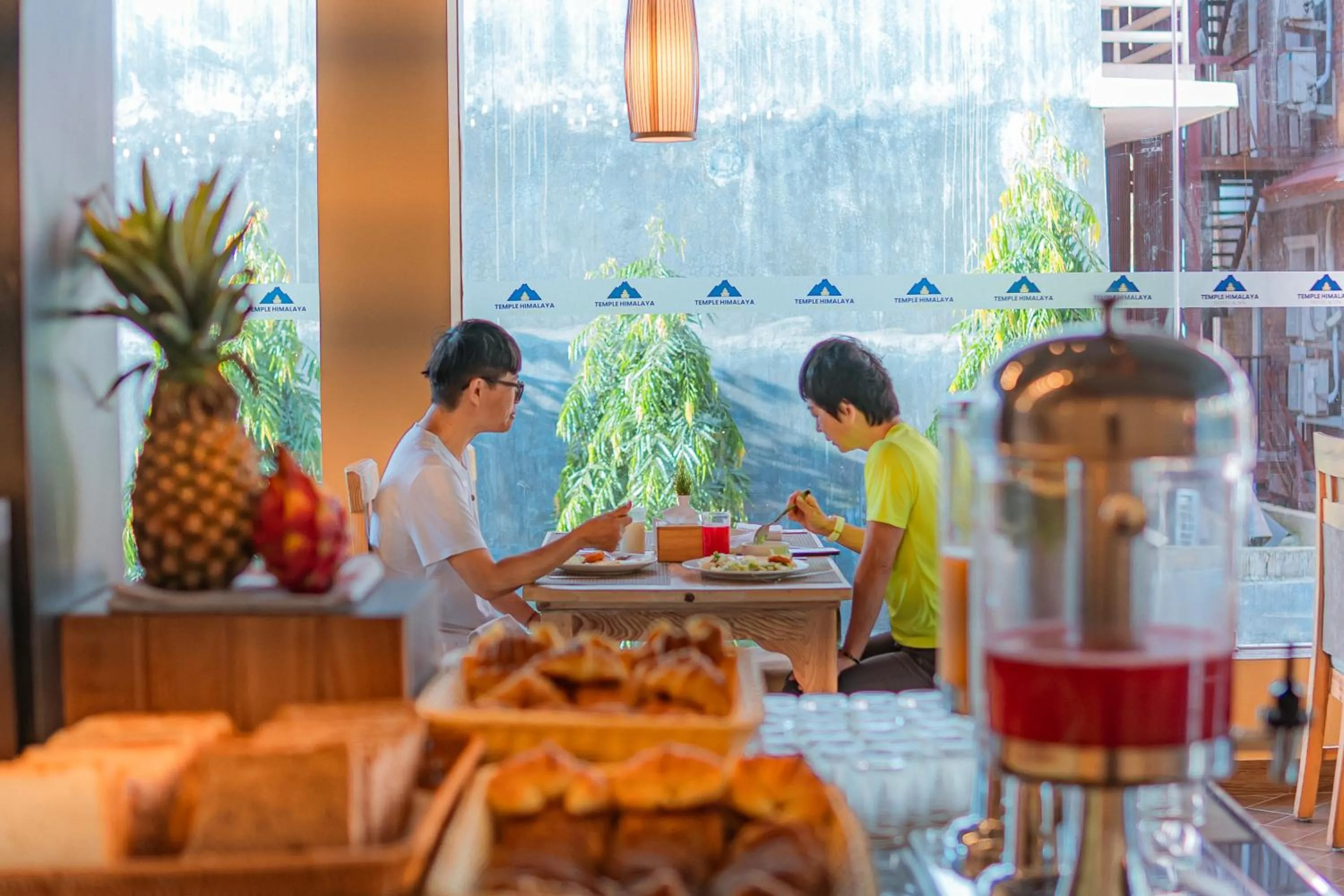 Restaurant/places to eat in Temple Himalaya Hotel & Spa