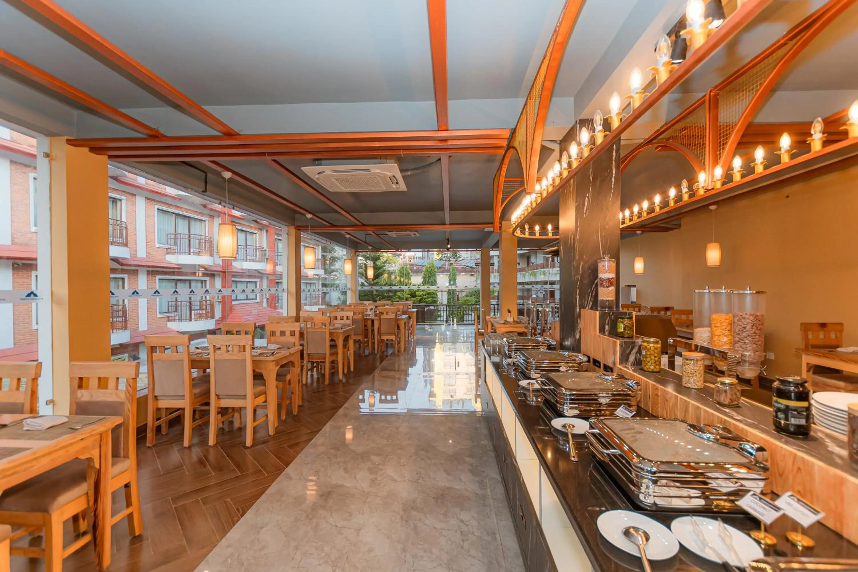 Restaurant/places to eat in Temple Himalaya Hotel & Spa