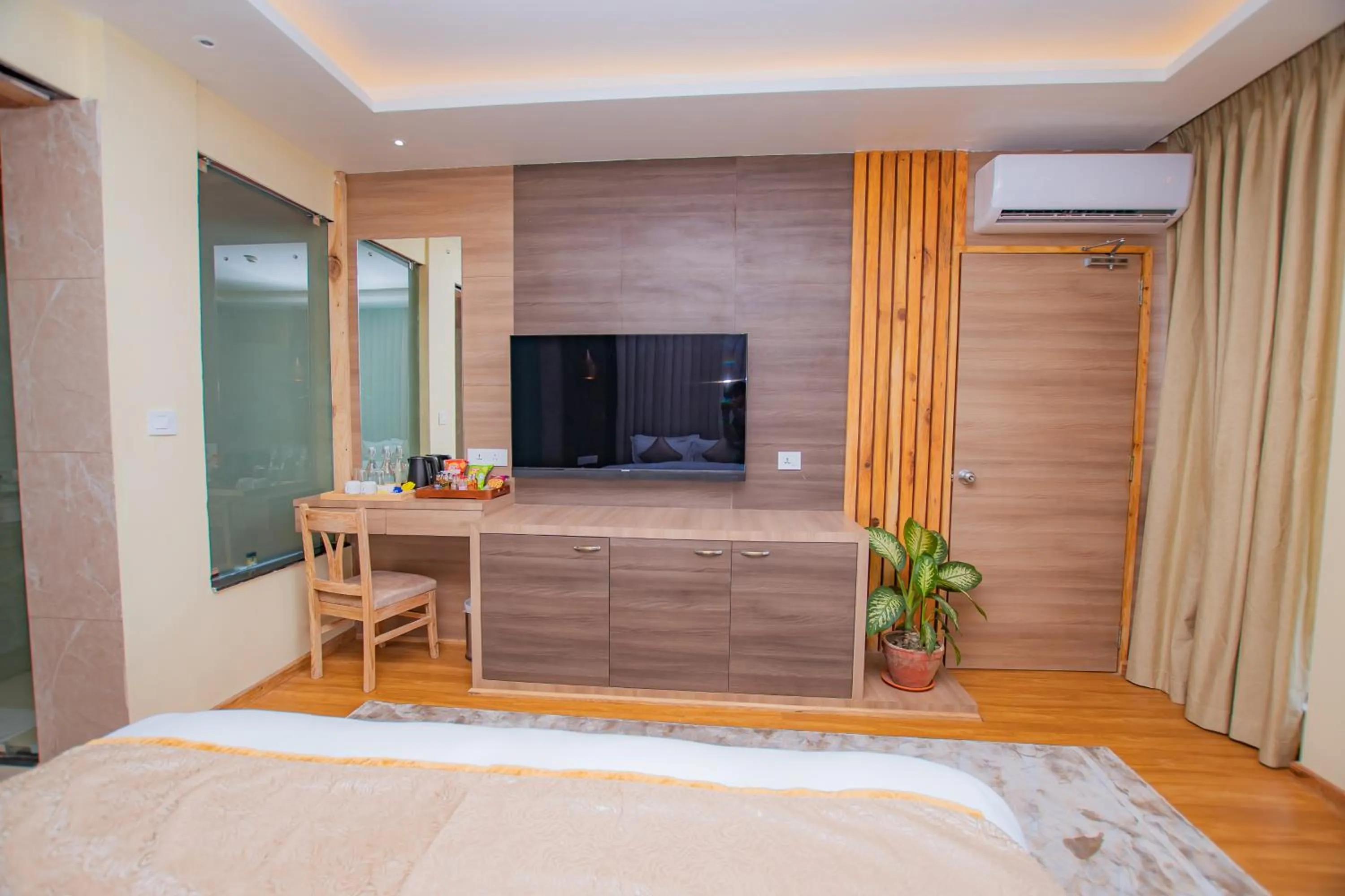 TV and multimedia, Bed in Temple Himalaya Hotel & Spa