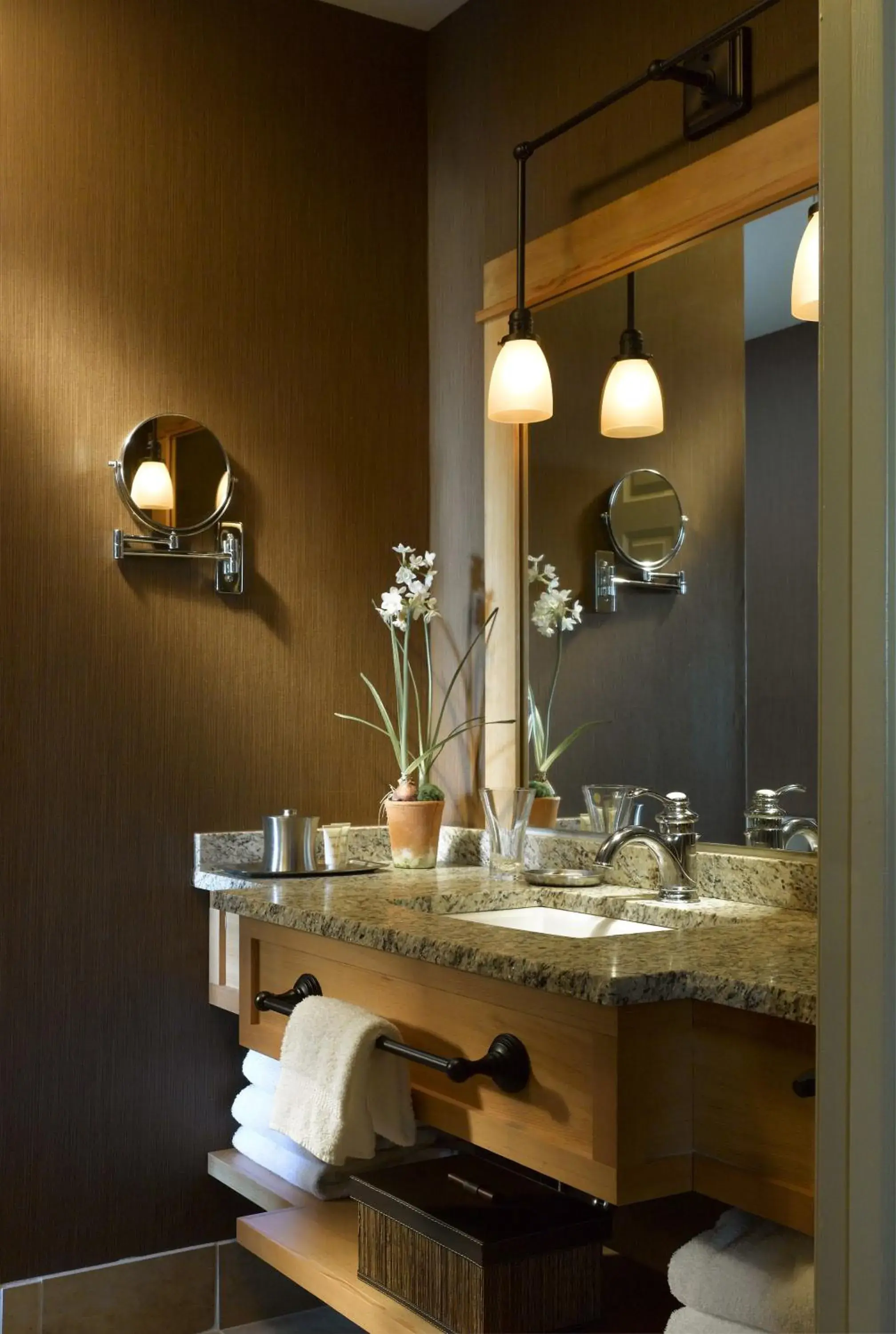 Garden King Suite in Green Mountain Suites Hotel Garden King Suite in Green Mountain Suites Hotel