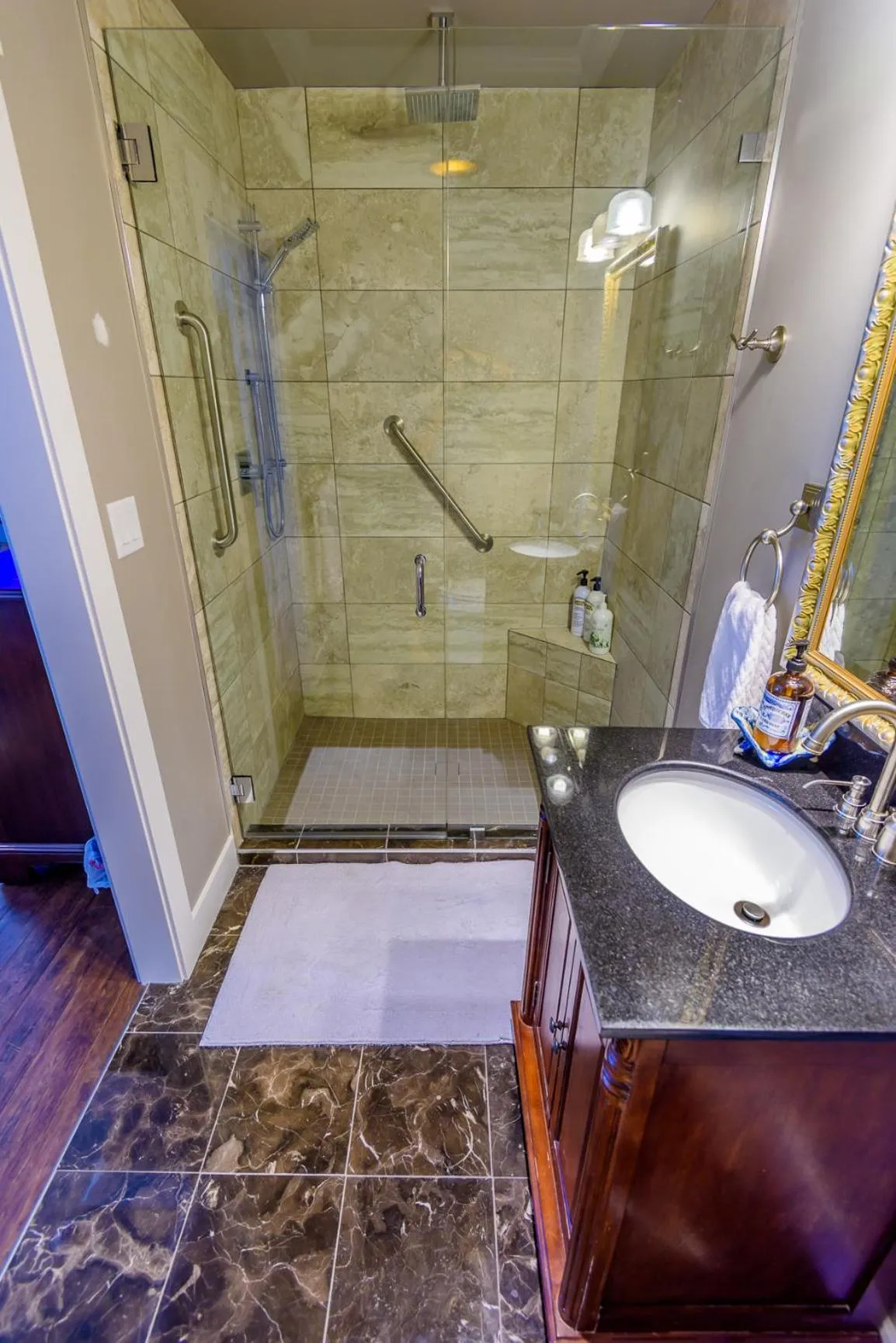 Brookside Inn Boutique Hotel