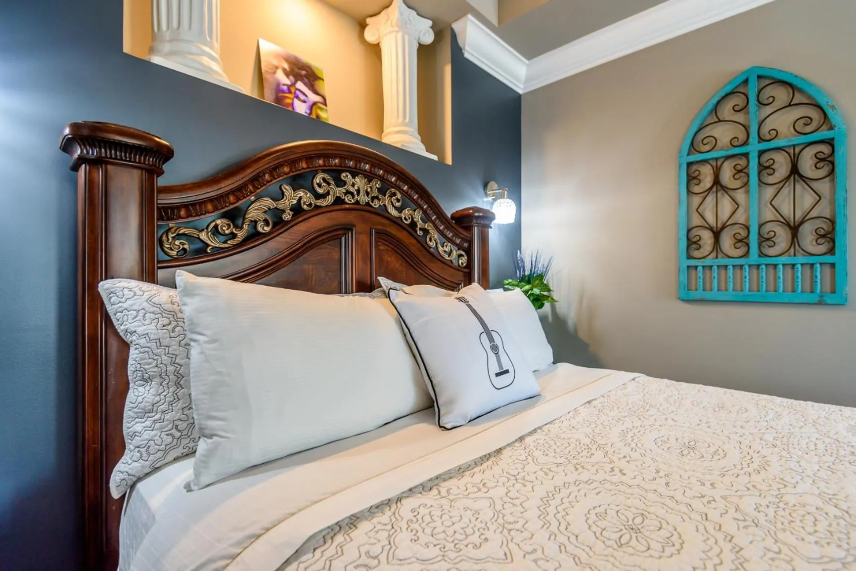 Bed in Brookside Inn Boutique Hotel