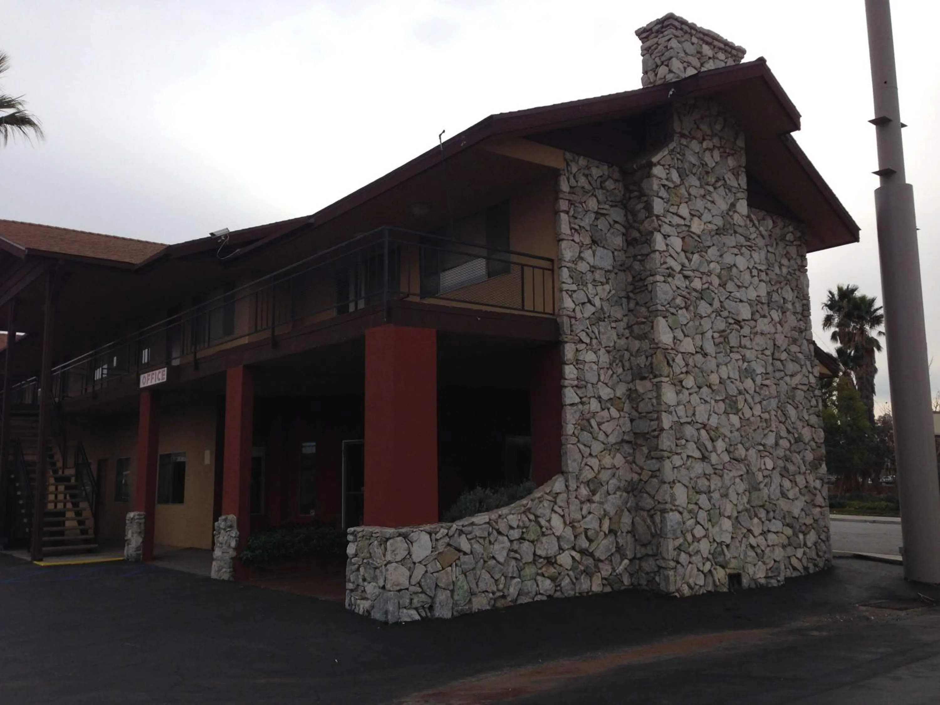 Property building in Hotel Salina Beaumont CA