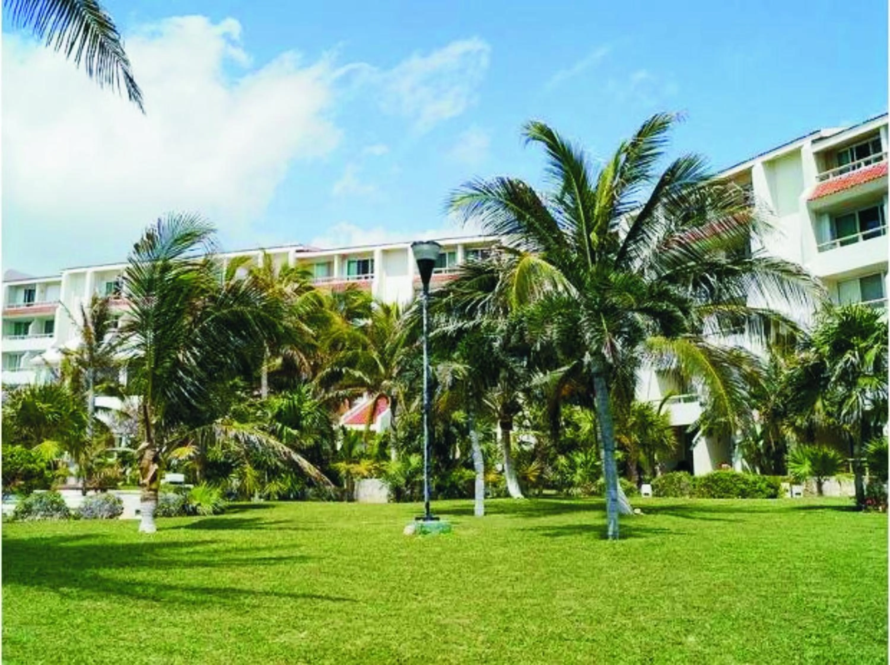 Garden, Property Building in Apartment Ocean Front Cancun