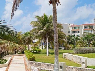 Garden in Apartment Ocean Front Cancun