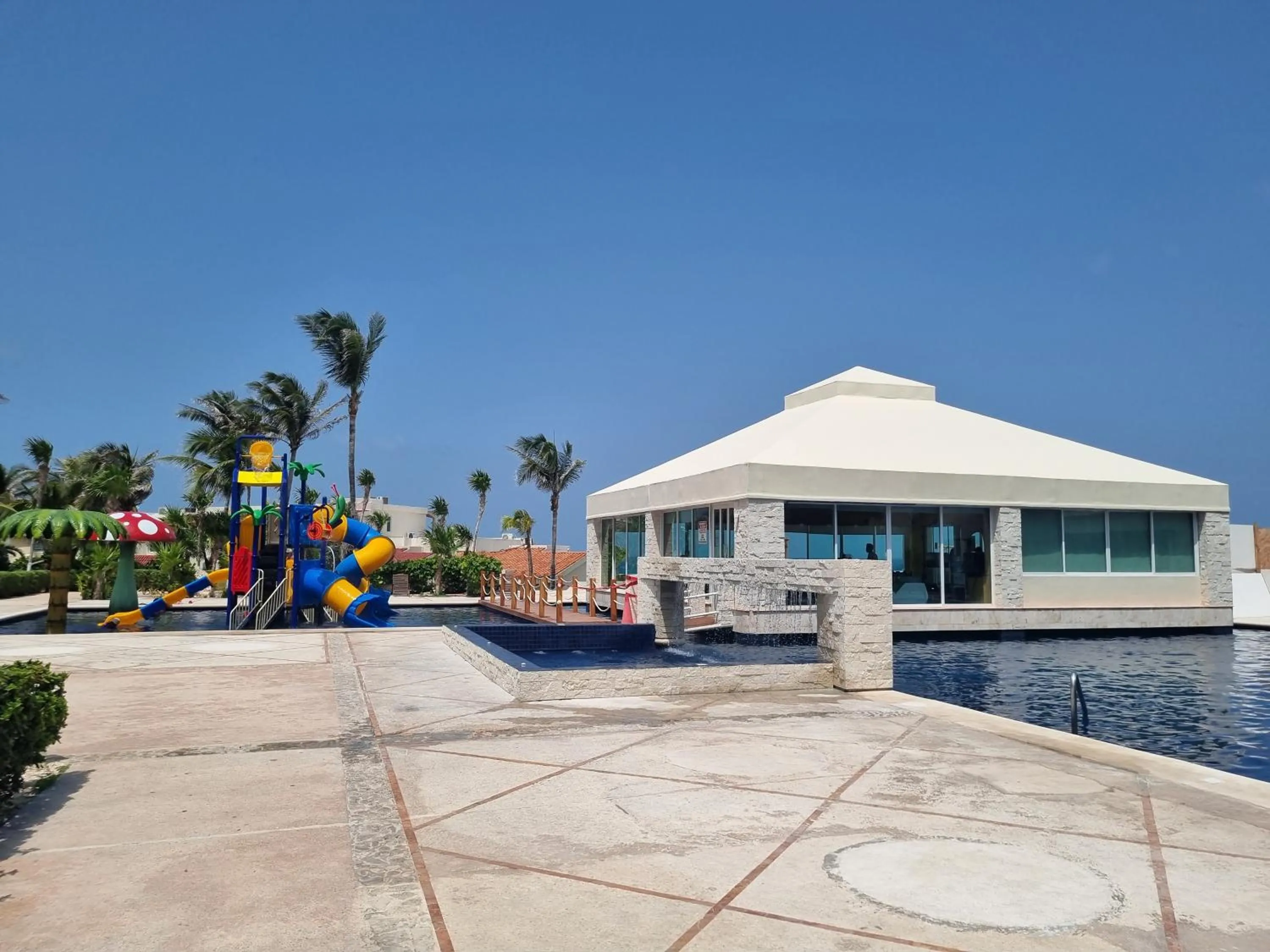 Swimming pool in Apartment Ocean Front Cancun