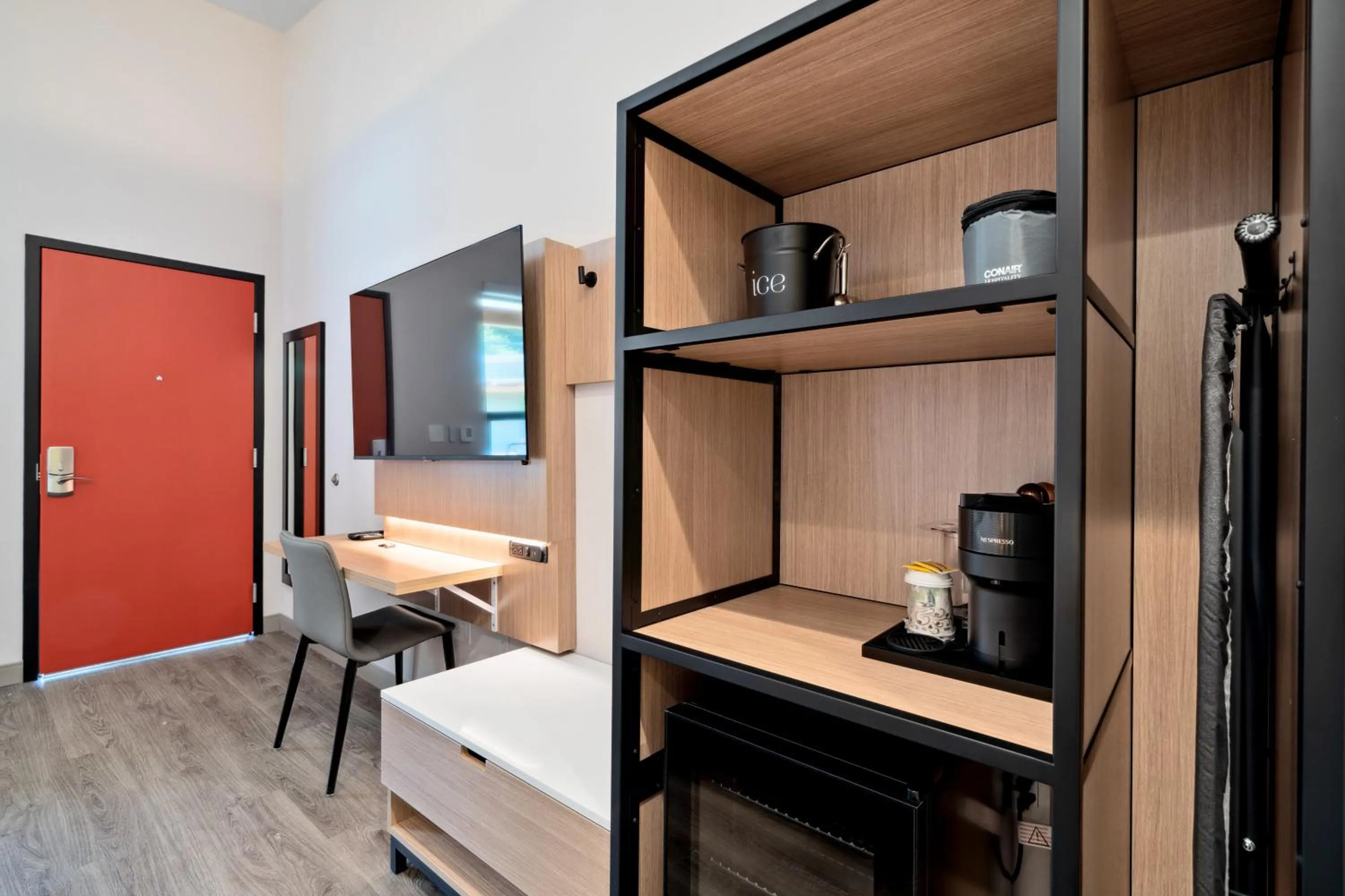 Coffee/tea facilities, Bed in The Evergreen