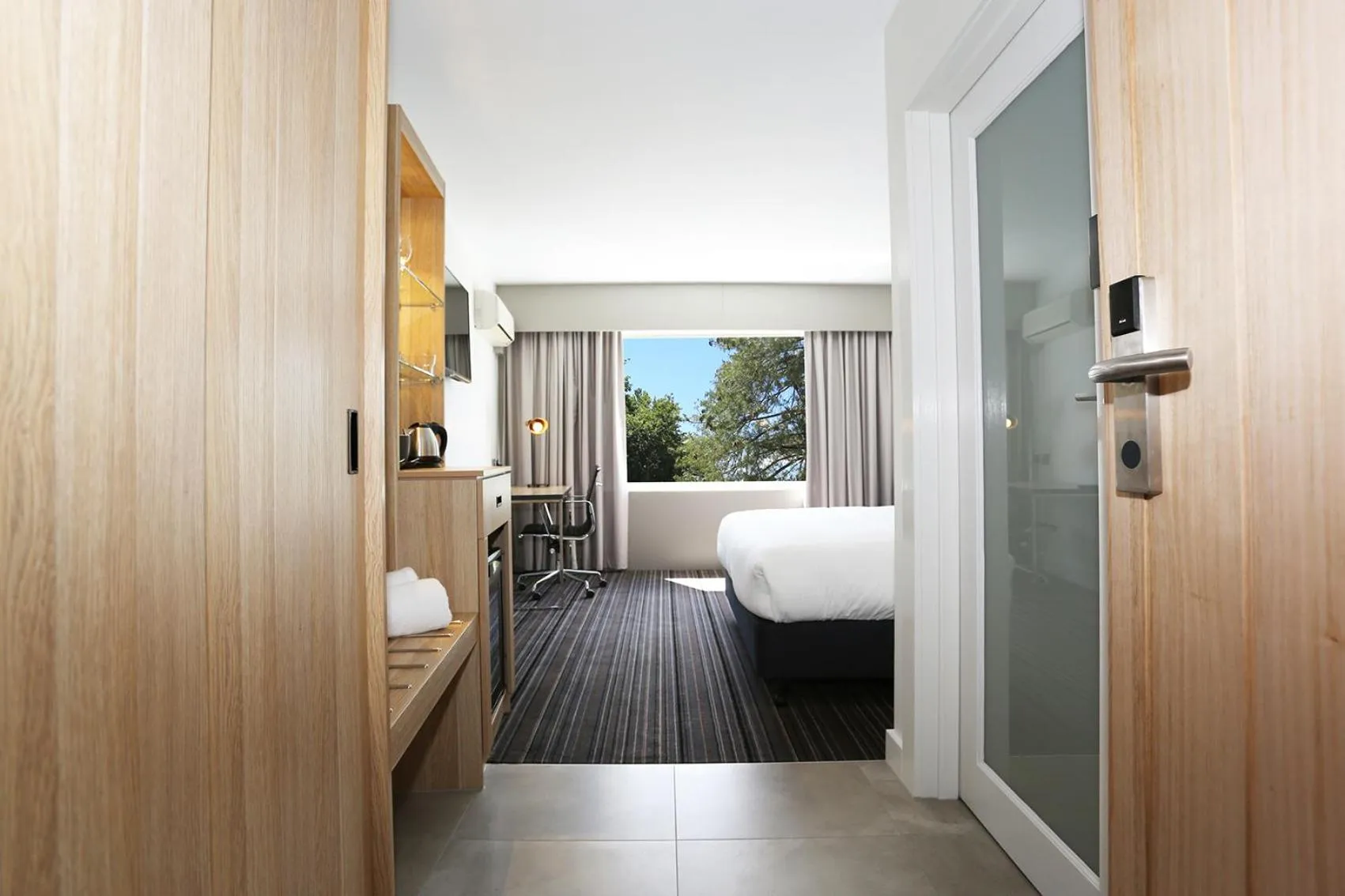 Bedroom, Bed in Mercure Launceston