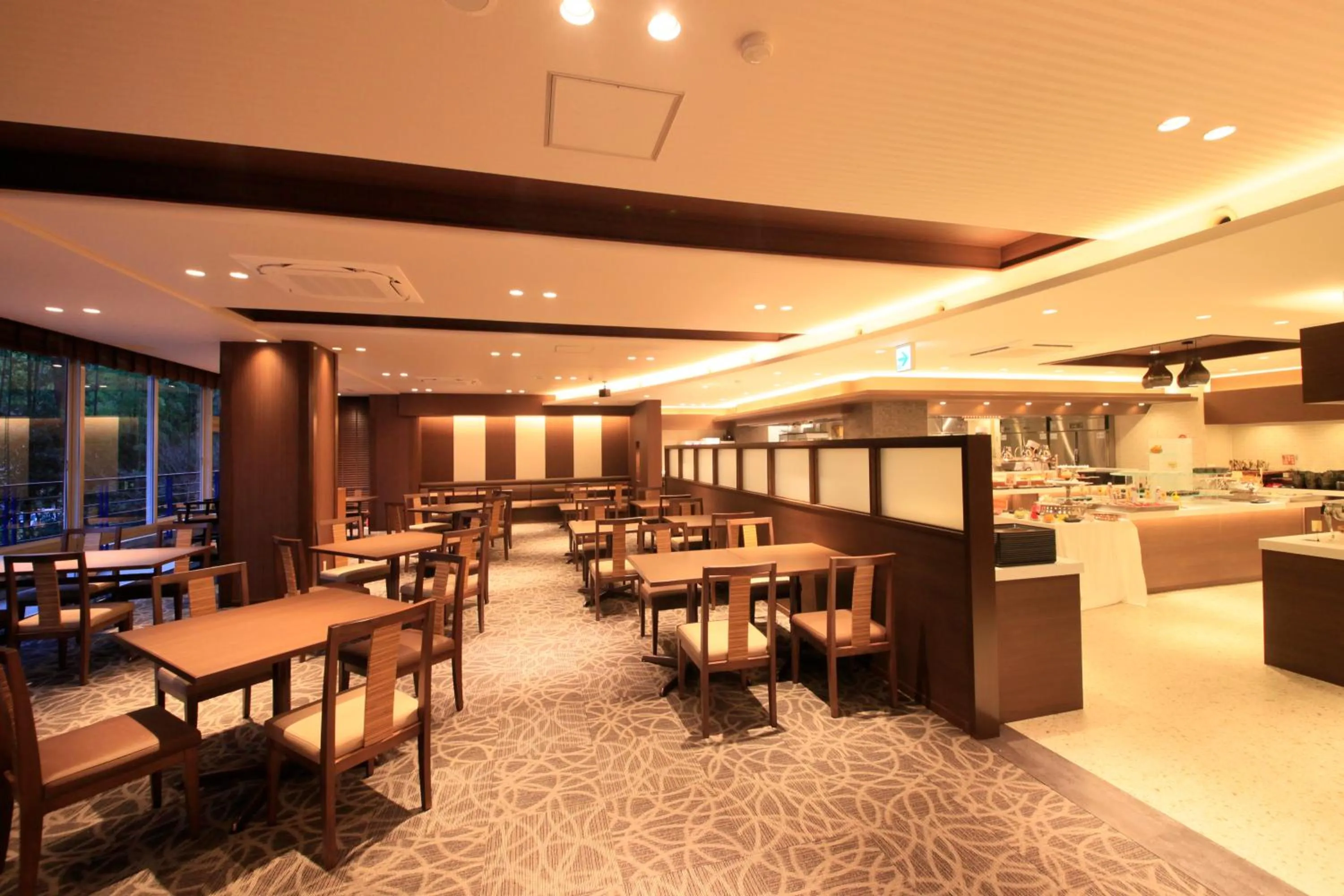 Restaurant/places to eat in Shimobe Hotel