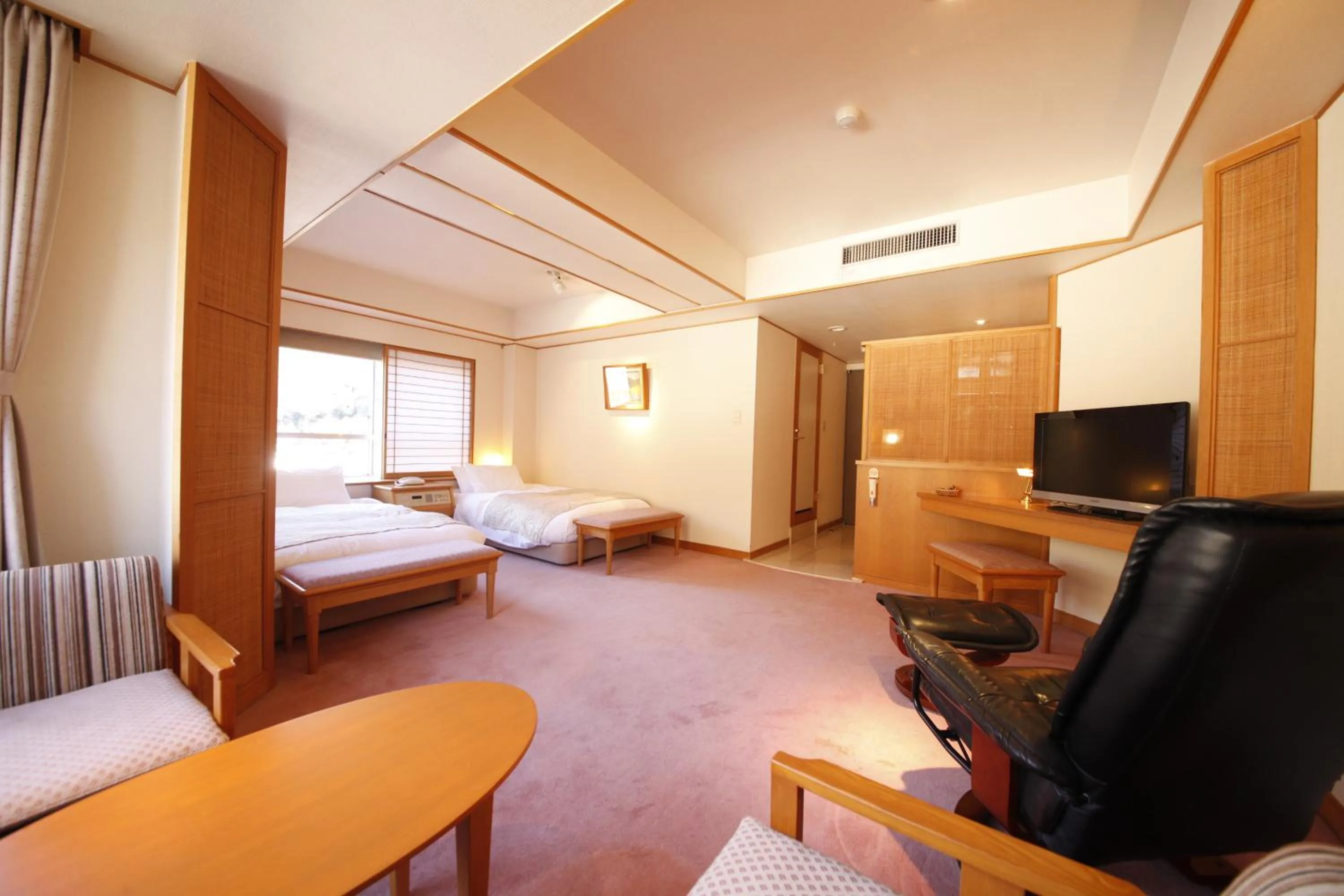 Photo of the whole room, Bed in Shimobe Hotel