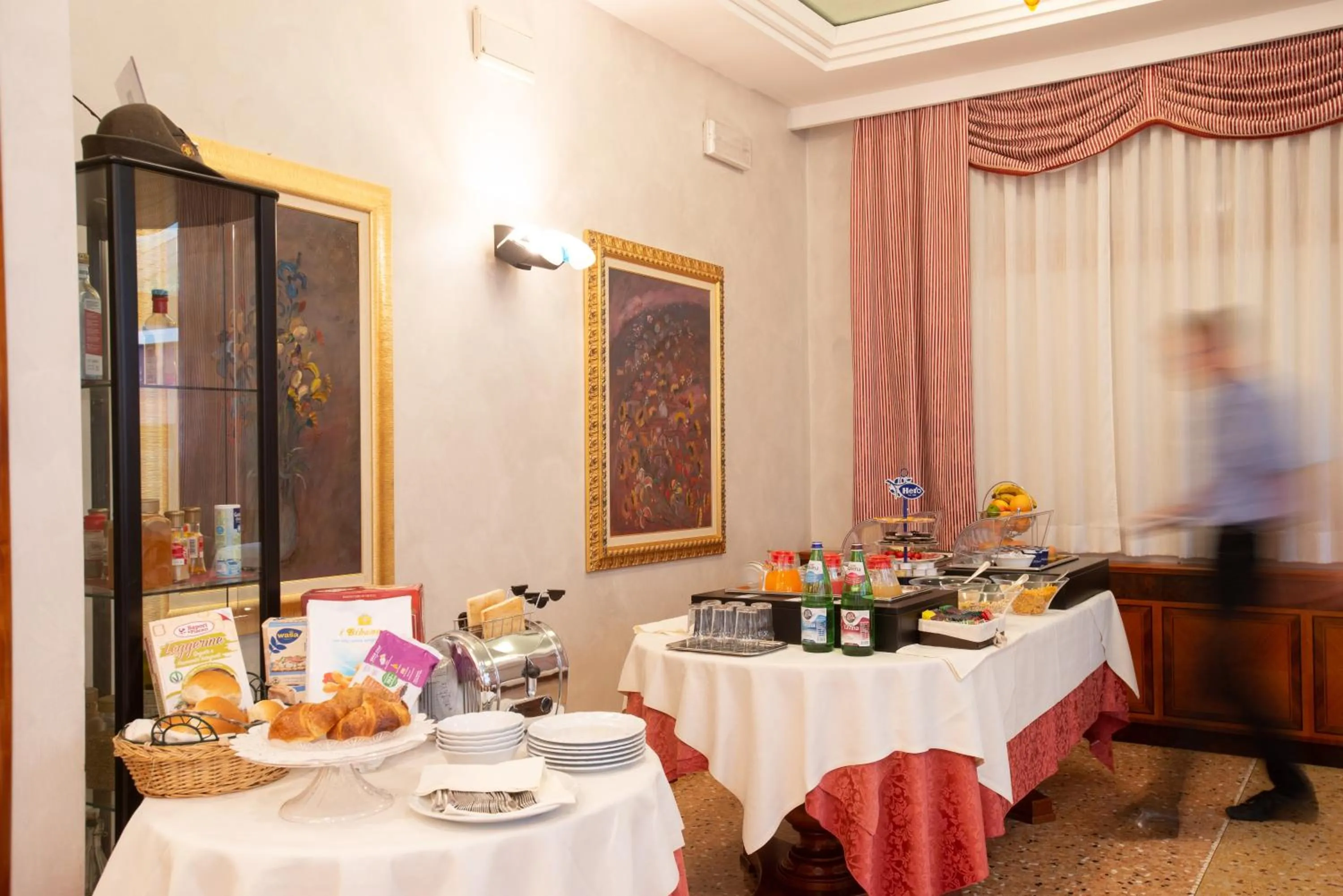 Buffet breakfast in Hotel Cima