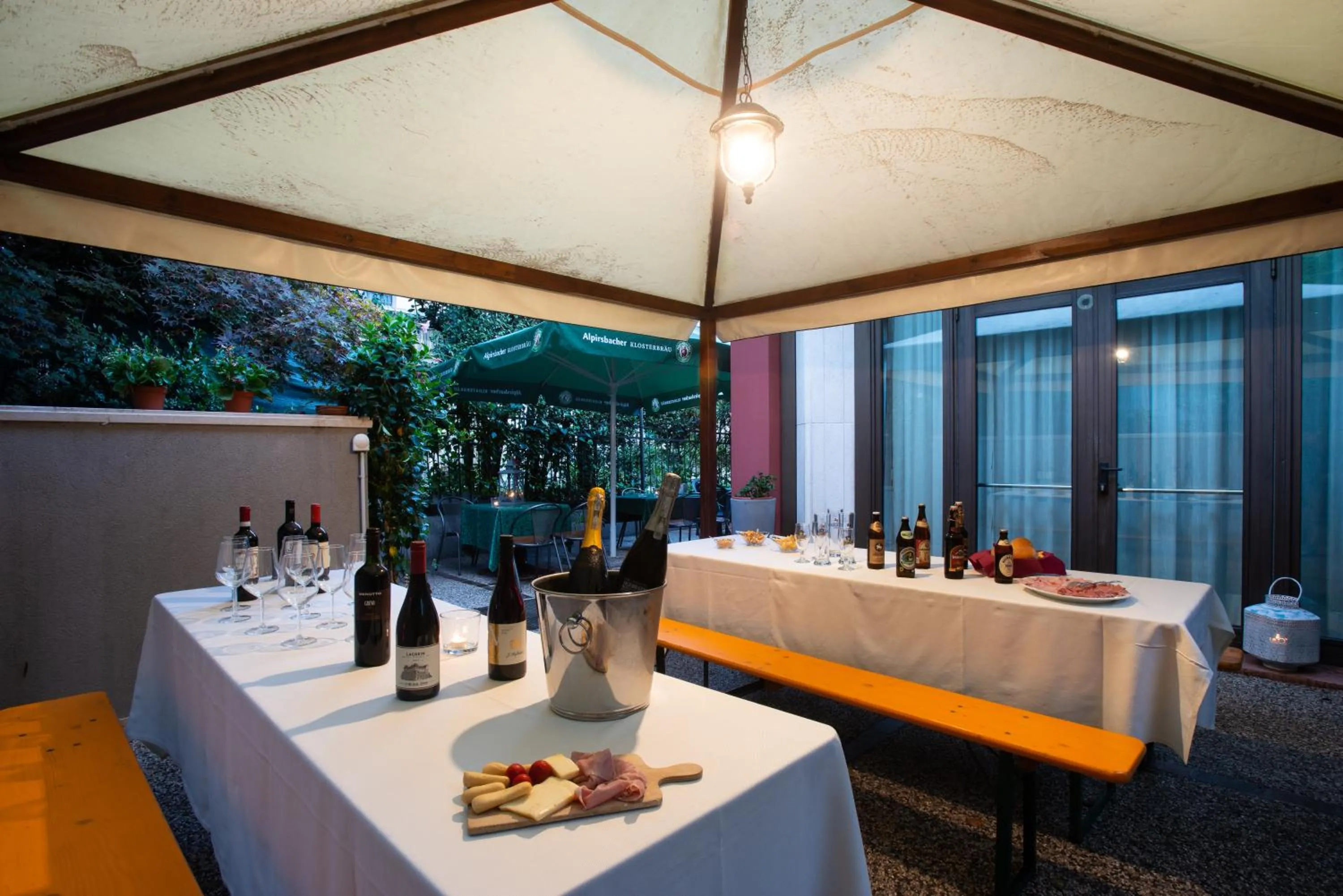 Business facilities in Hotel Cima