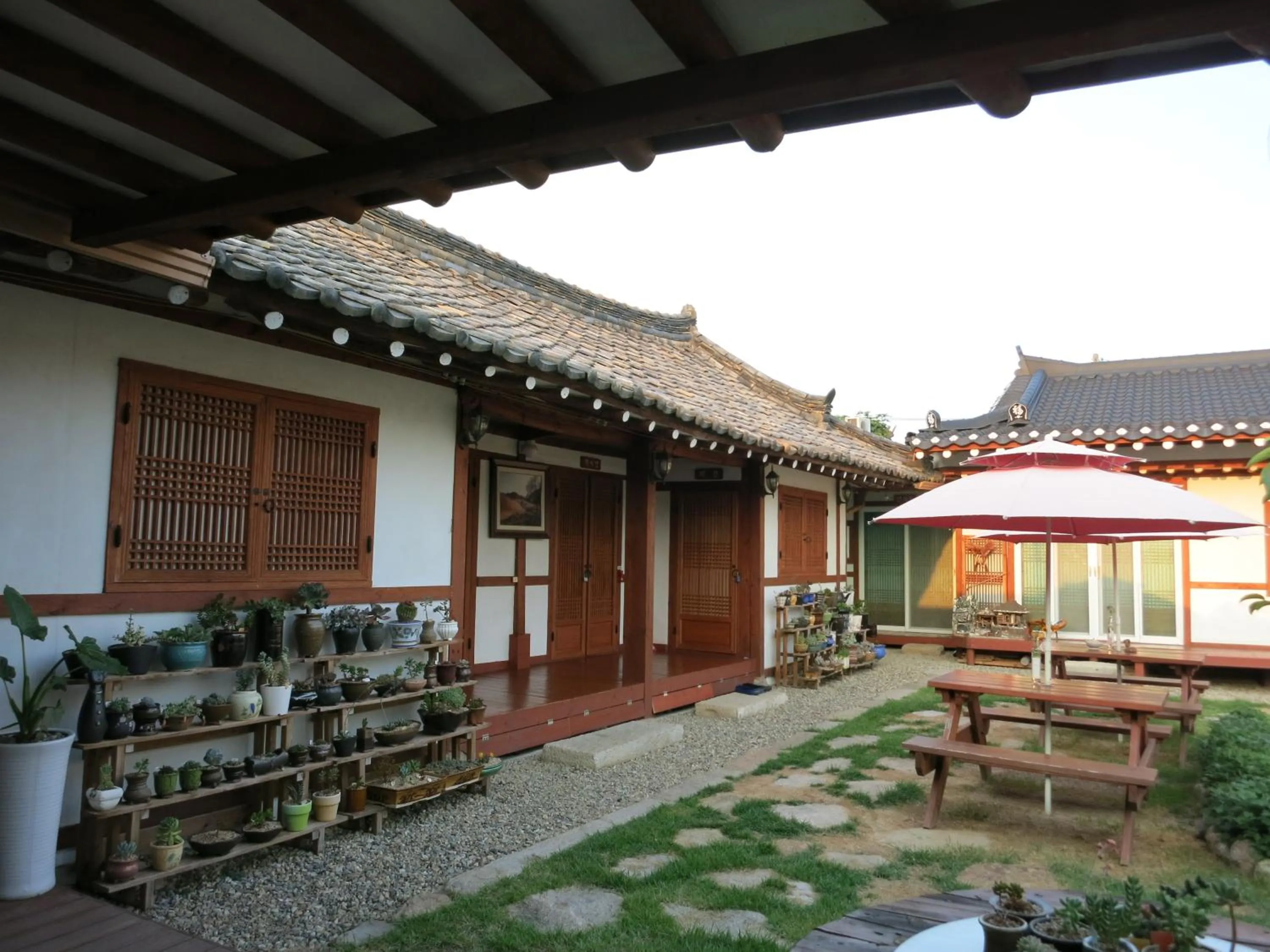 Garden in Hanok Raon