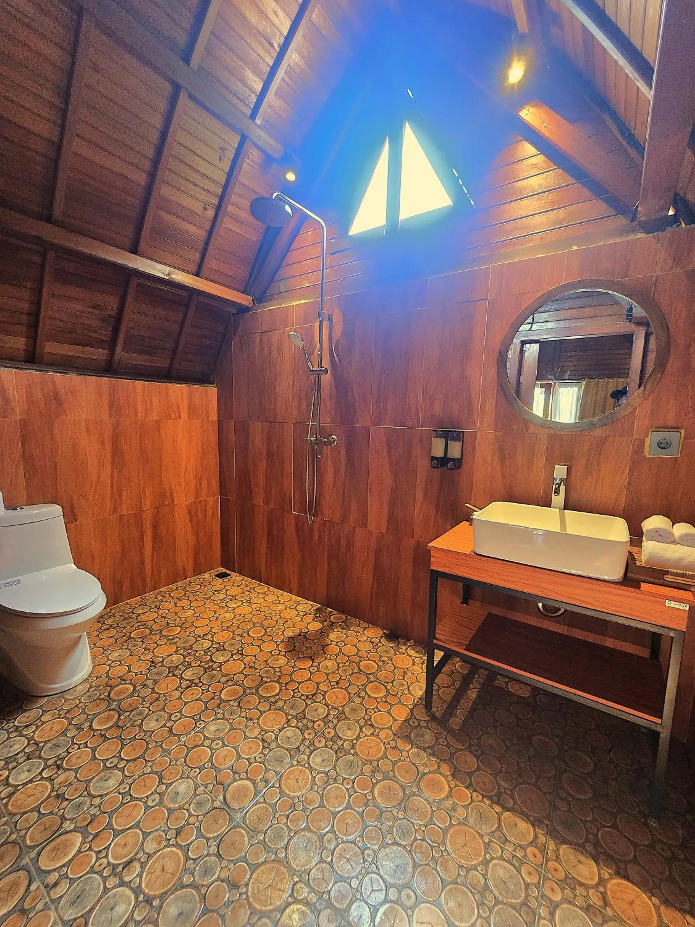 Toilet in Dudu Cottage Nusa Penida