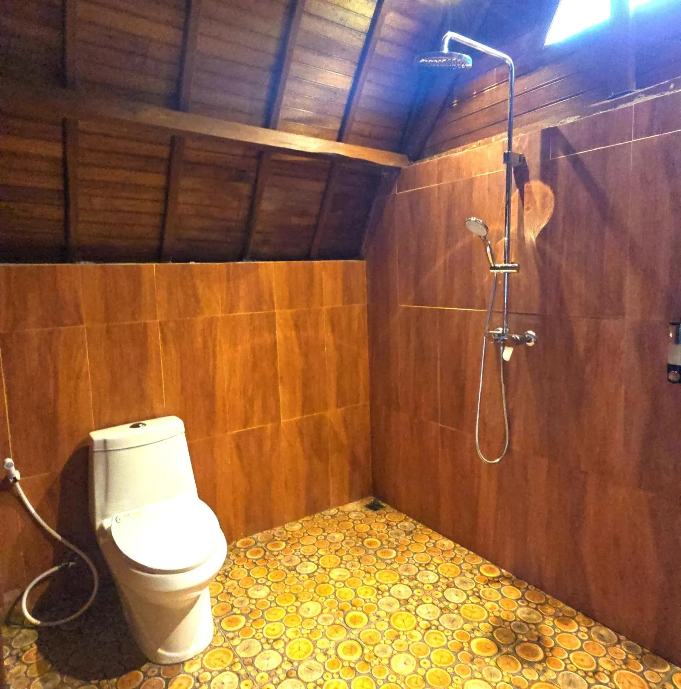 Shower in Dudu Cottage Nusa Penida