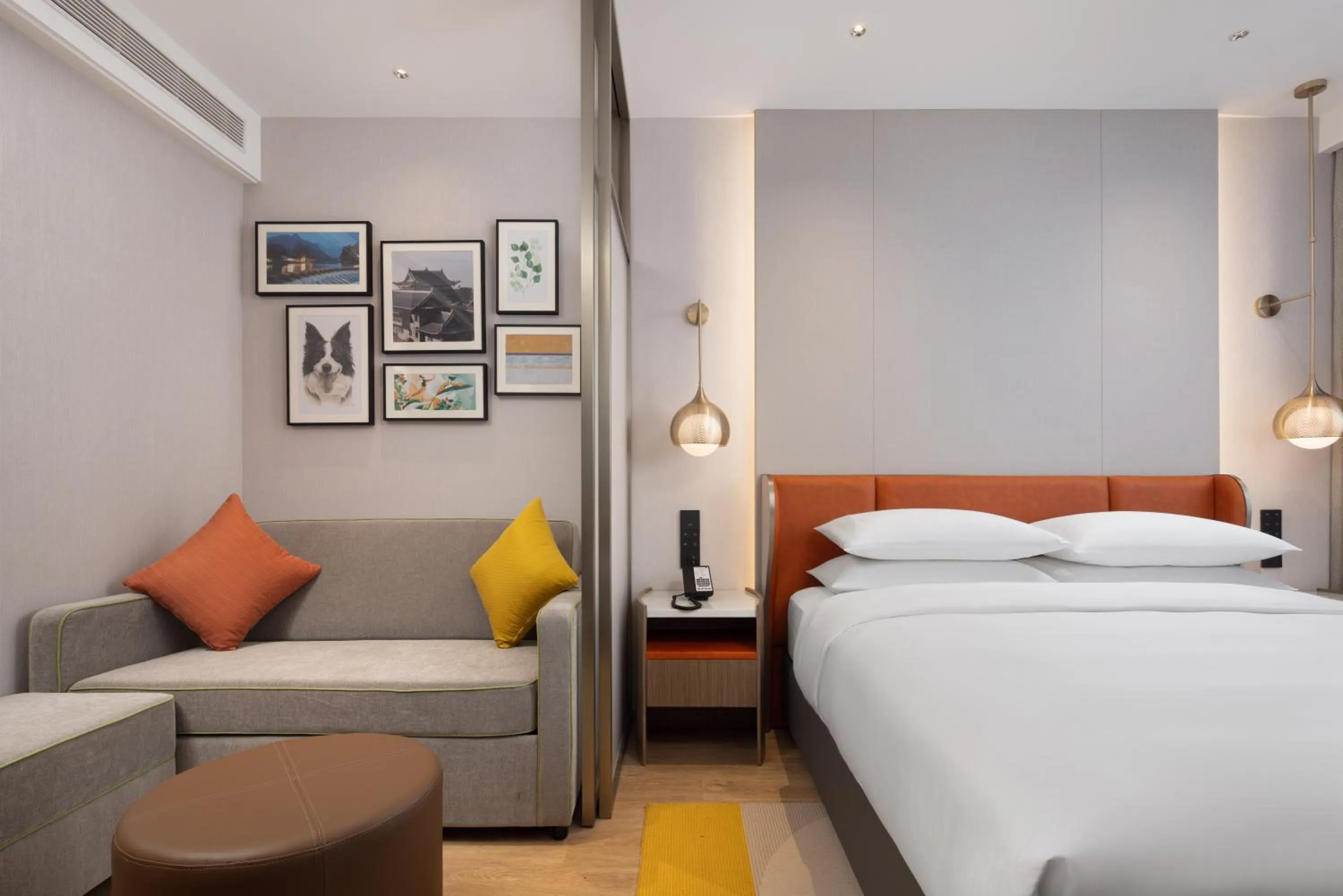 Photo of the whole room in Home2 Suite by Meishan Dongpo