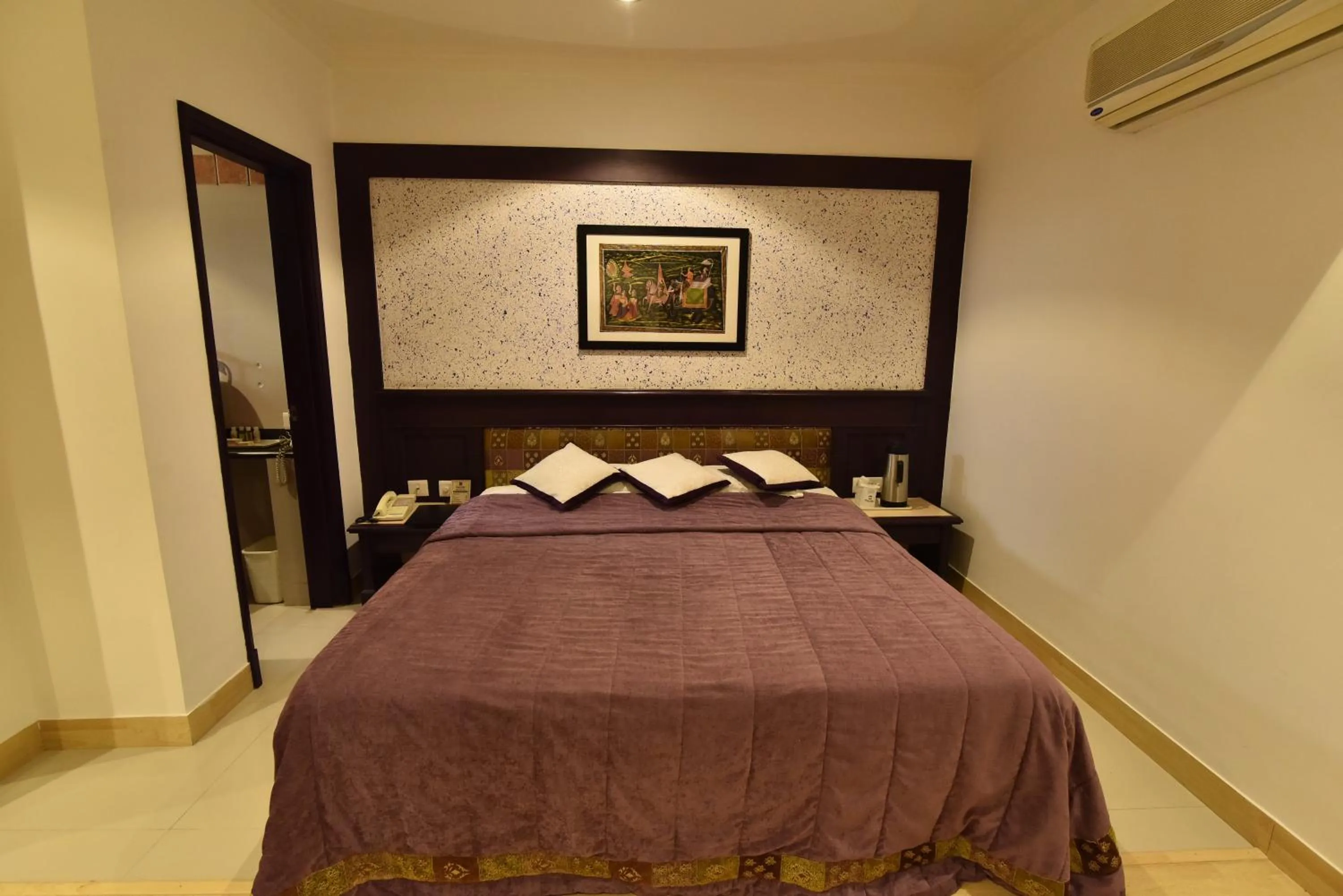 Photo of the whole room, Bed in Hotel Niky International