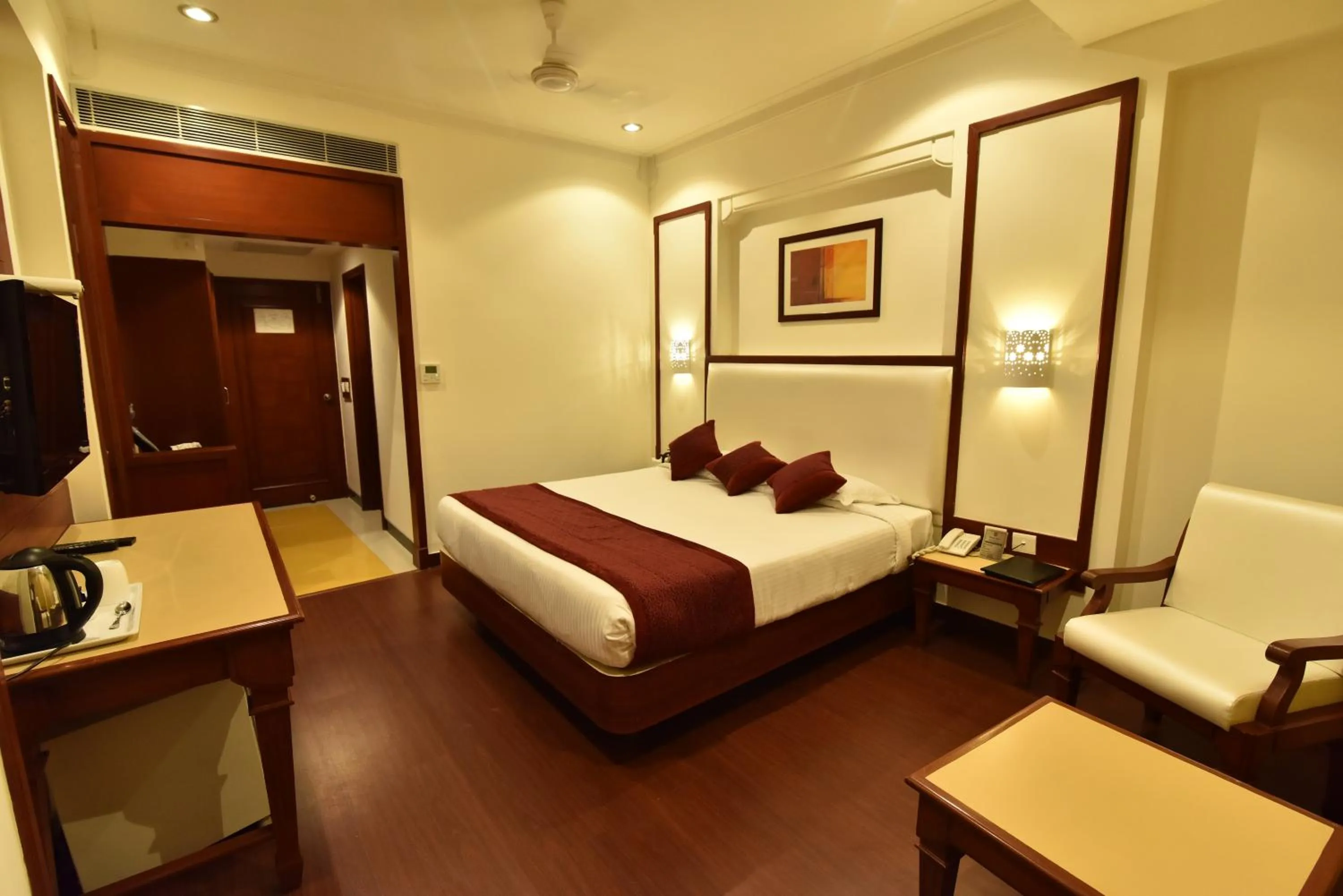 Photo of the whole room, Bed in Hotel Niky International