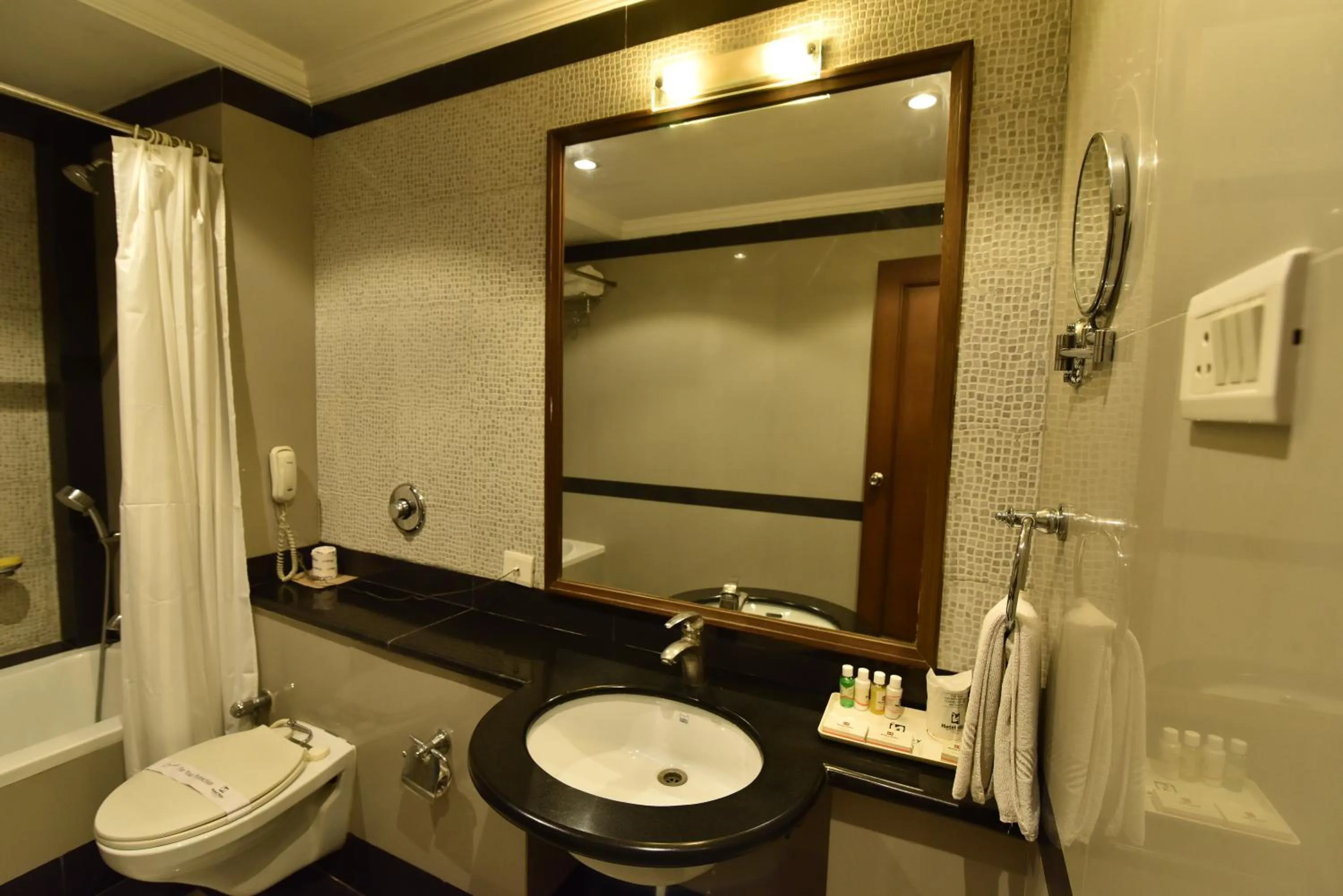 Bathroom in Hotel Niky International
