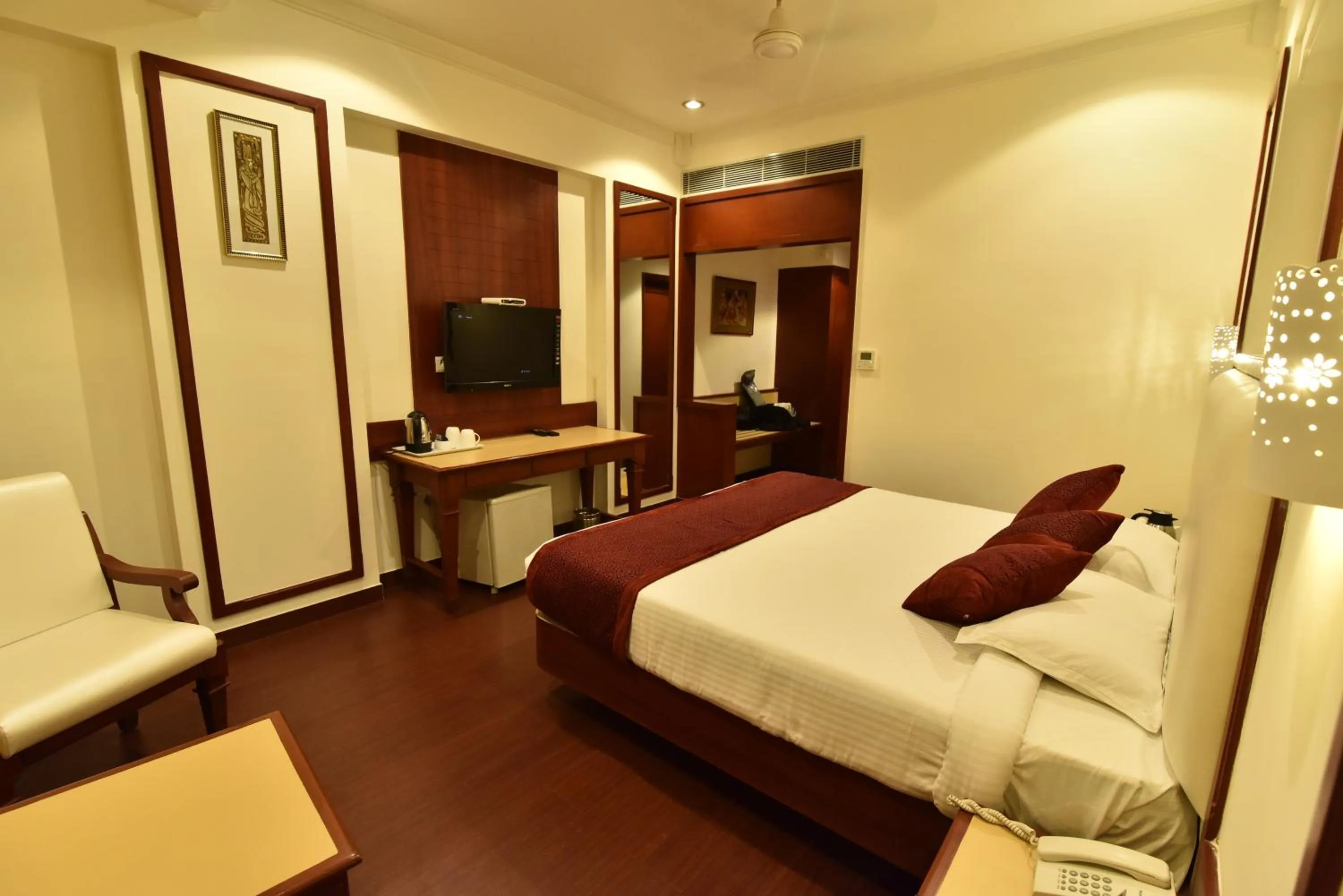 Photo of the whole room, Bed in Hotel Niky International