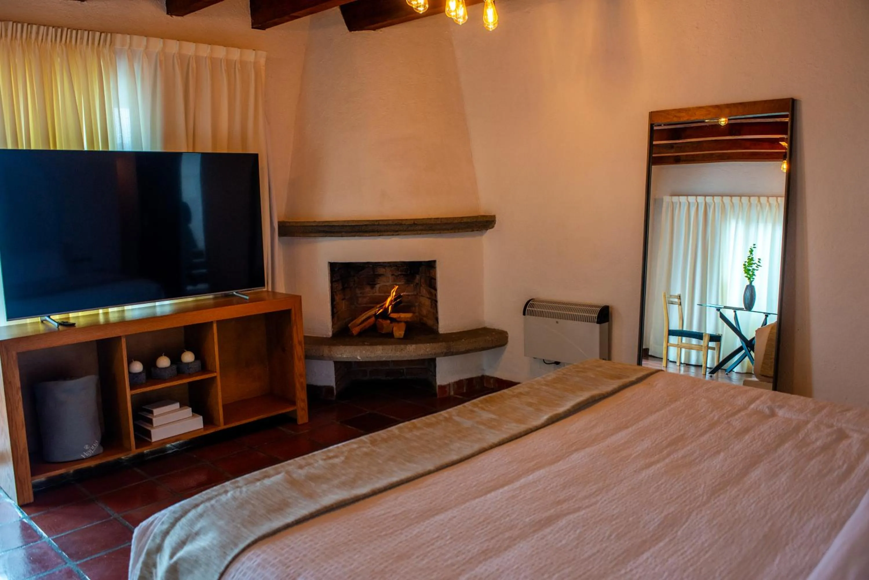 Suite with Lake View in Hanna Hotel Boutique