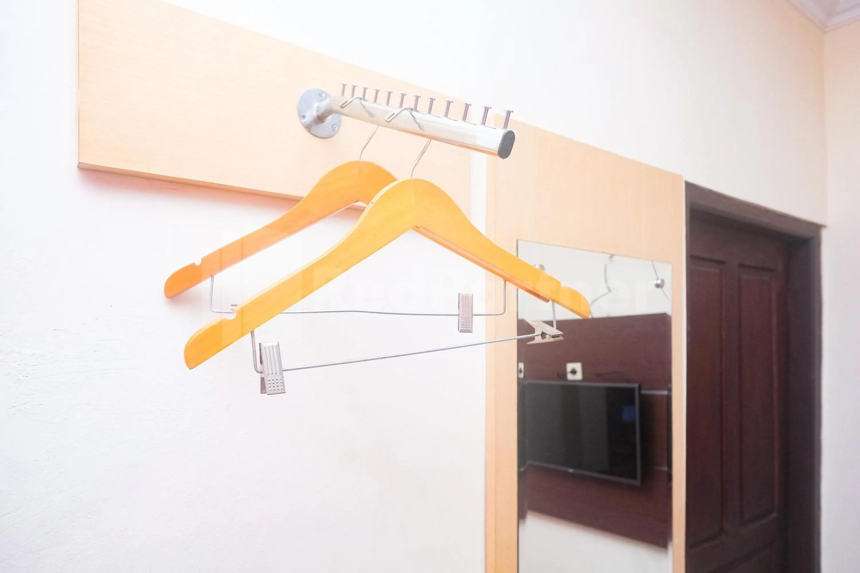 wardrobe in Bies Malioboro Hotel RedPartner