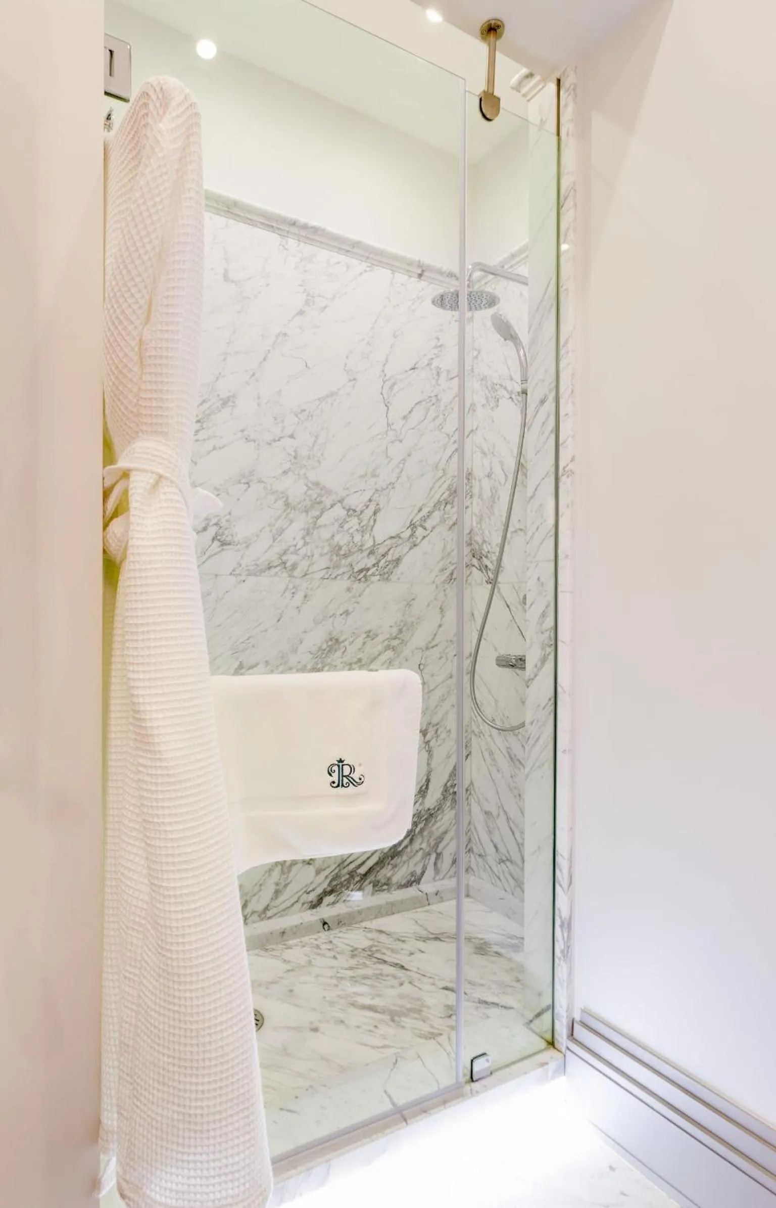 Shower in Ravouna 1906 Bosphorus Istanbul