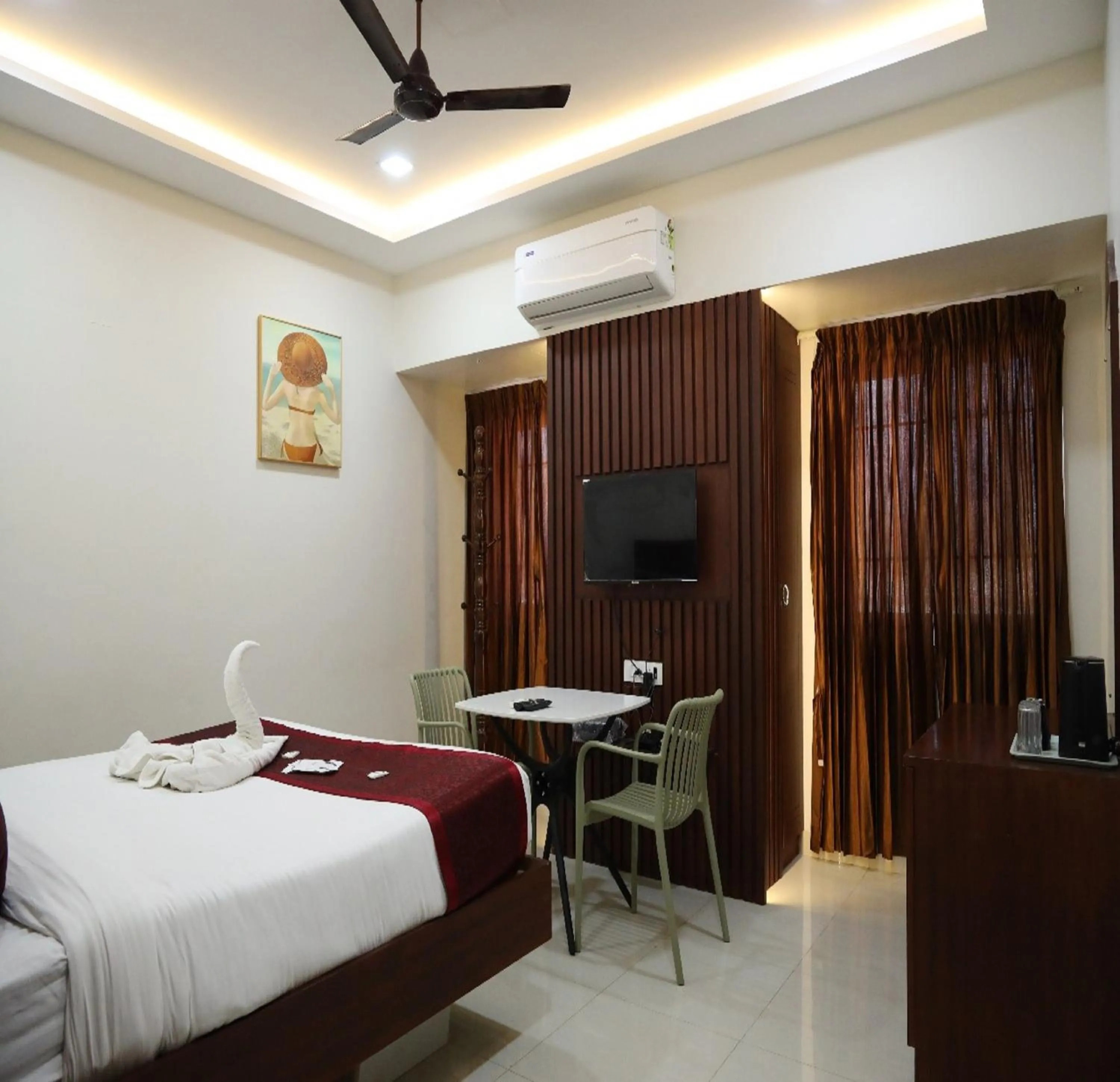 Bedroom, Bed in Manopriya Residency by Azalea