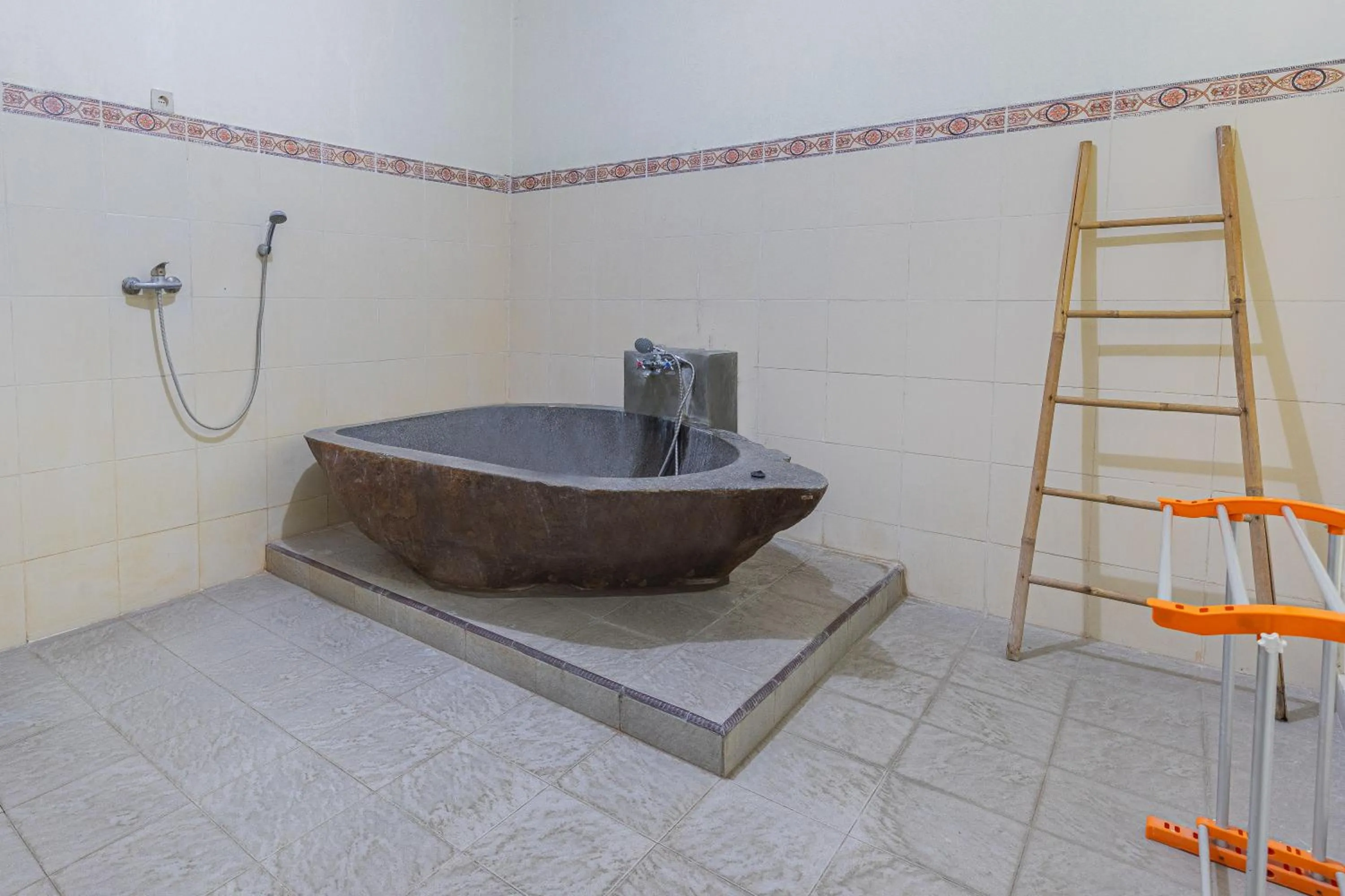 Bathroom in Pondok Gajah Hotel