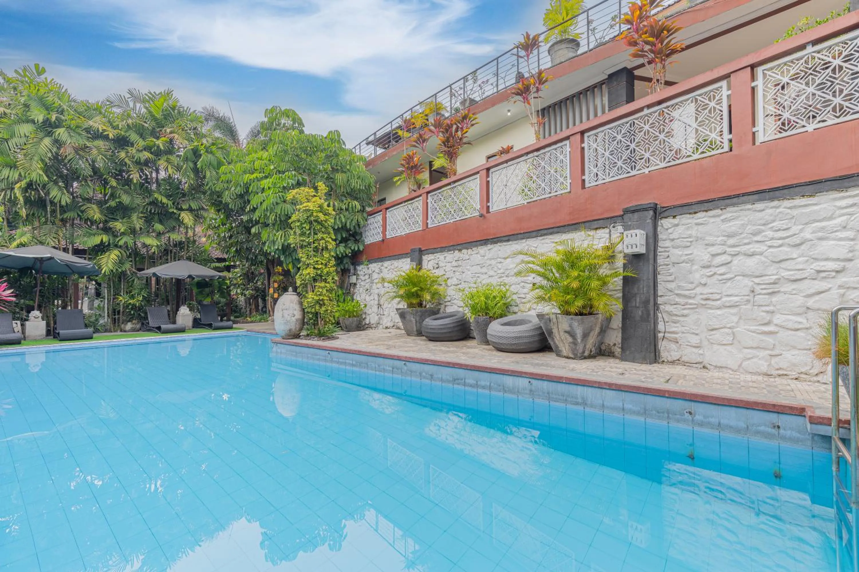 Swimming pool in Pondok Gajah Hotel